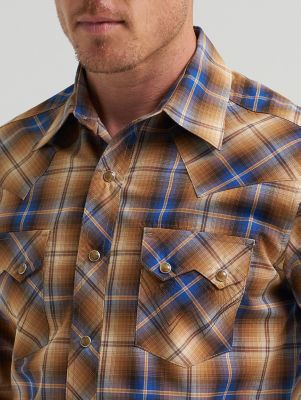 Men's Wrangler Retro&reg; Long Sleeve Sawtooth Snap Pocket Western Shirt in Caramel alternative view 3