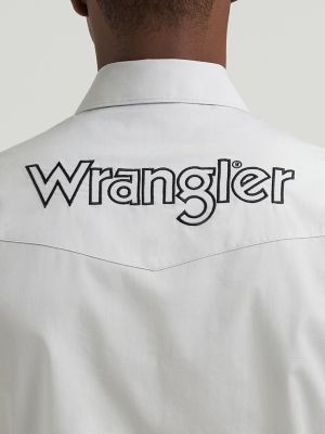 Men's Wrangler&reg; Logo Long Sleeve Western Snap Shirt in White alternative view 4