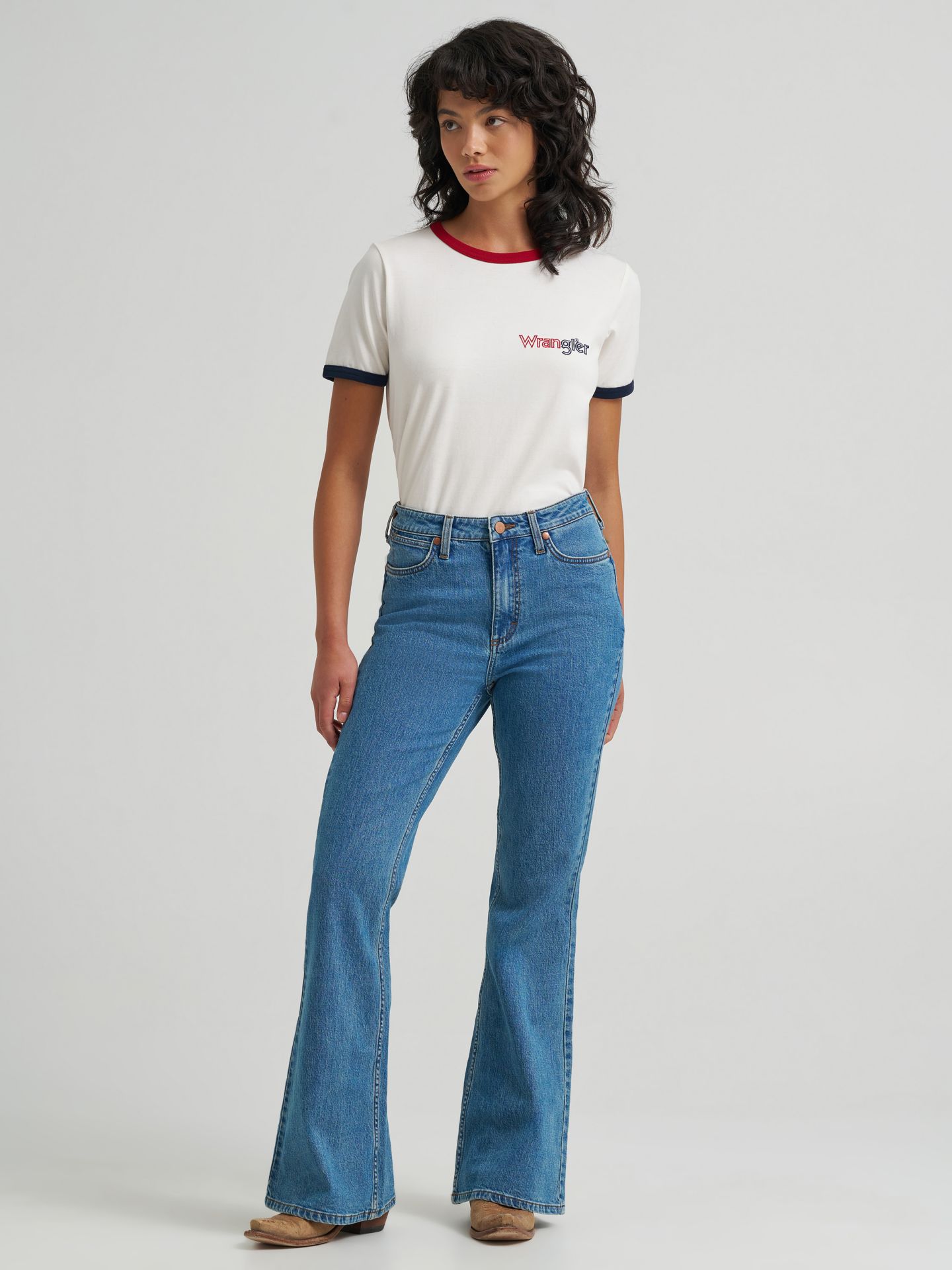 Женские джинсы Wrangler Americana Retro® Bailey High Rise Flare, цвет: Индиго — фото 2