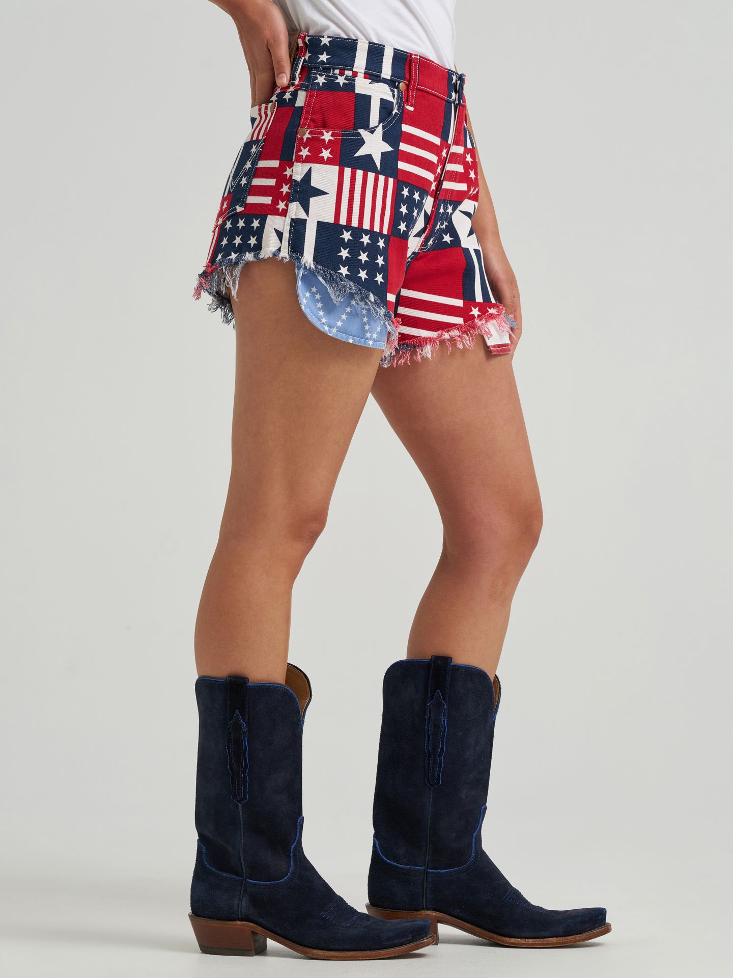 Женские шорты Wrangler Americana Reworked, цвет: Stars & Stripes — фото 5