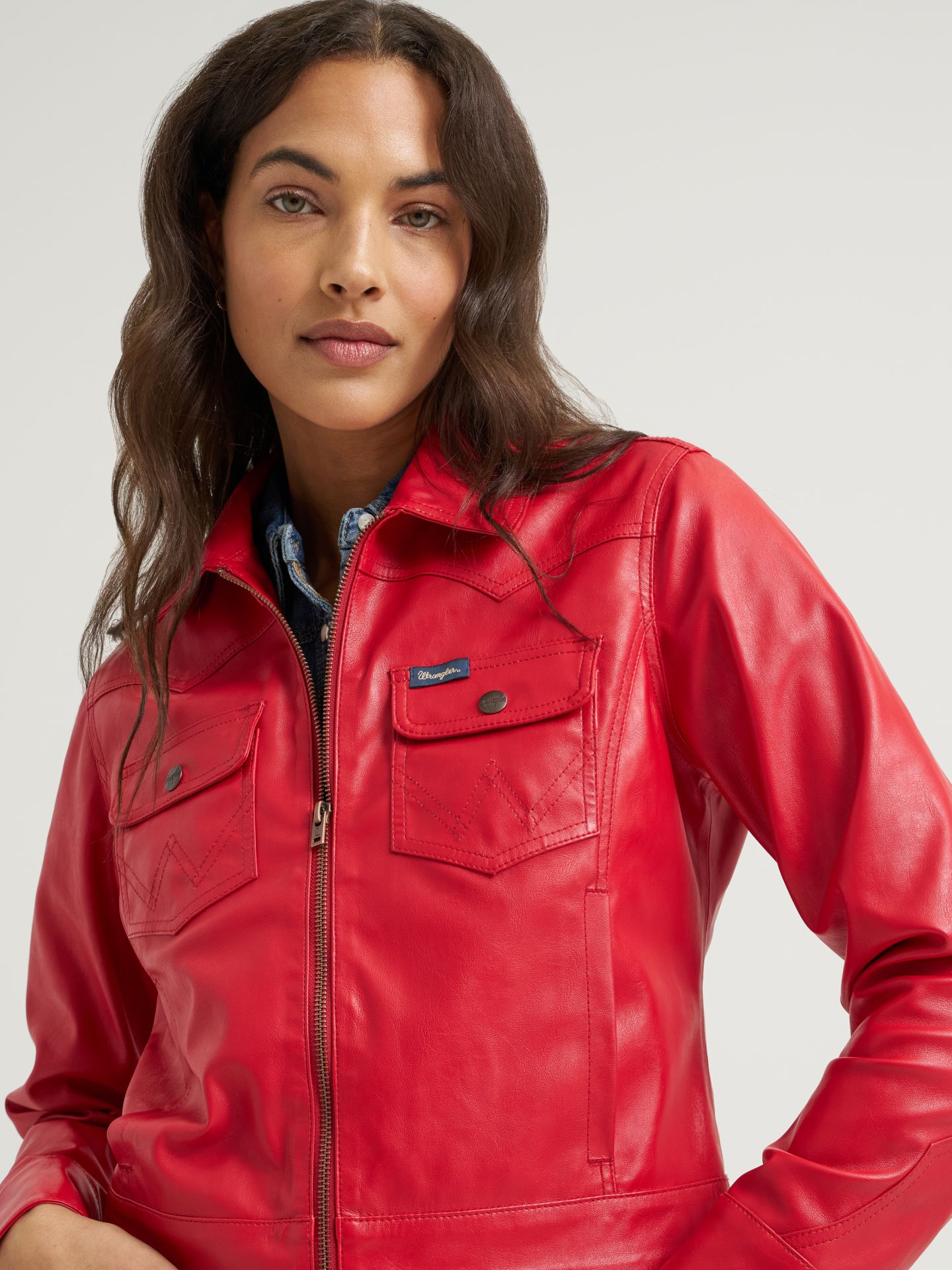 Женская куртка Wrangler Slim Seamed, цвет: Chili Pepper — фото 3