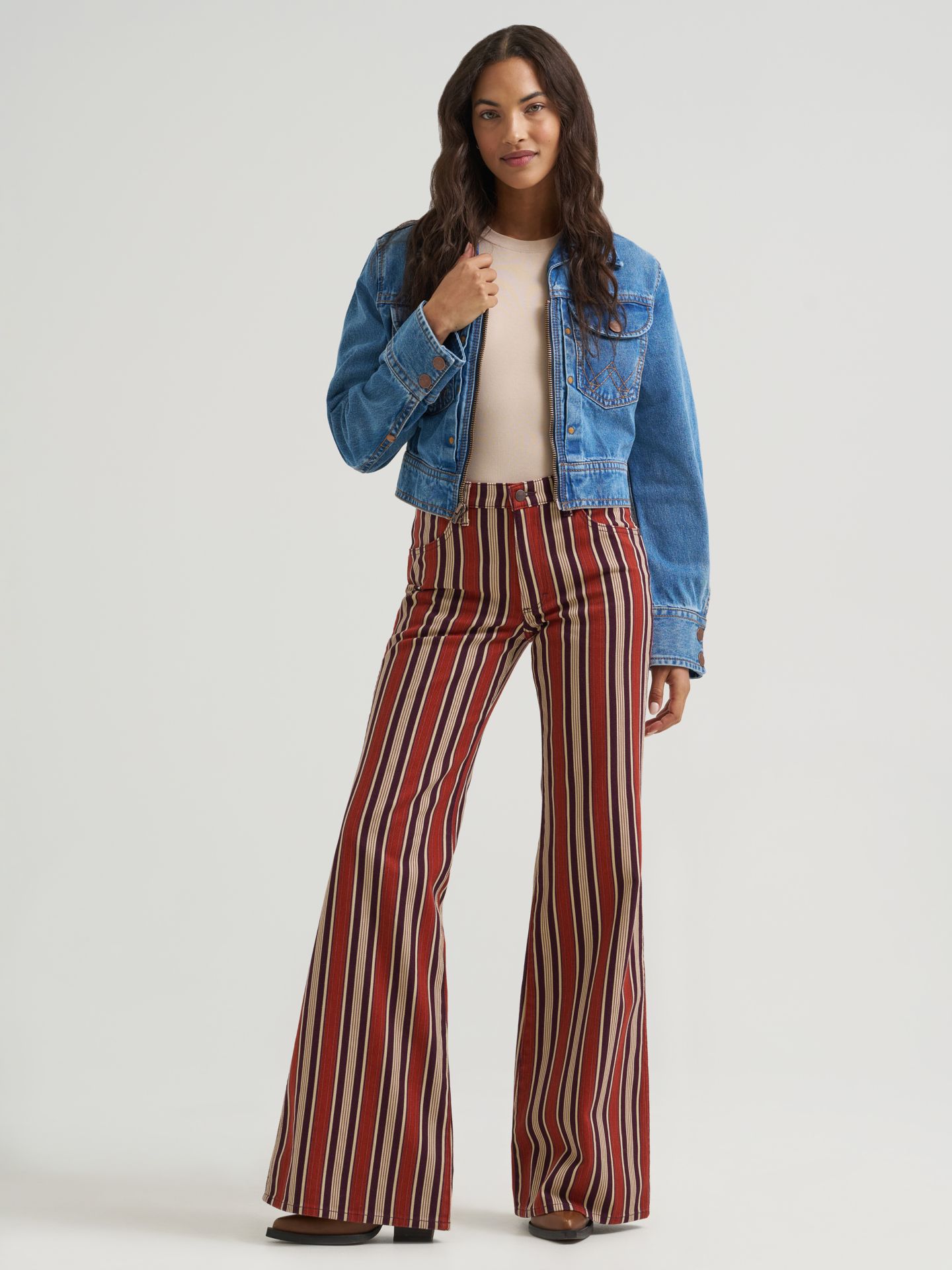 Женские джинсы Wrangler Print 70's Flare, цвет: Пустынный — фото 3