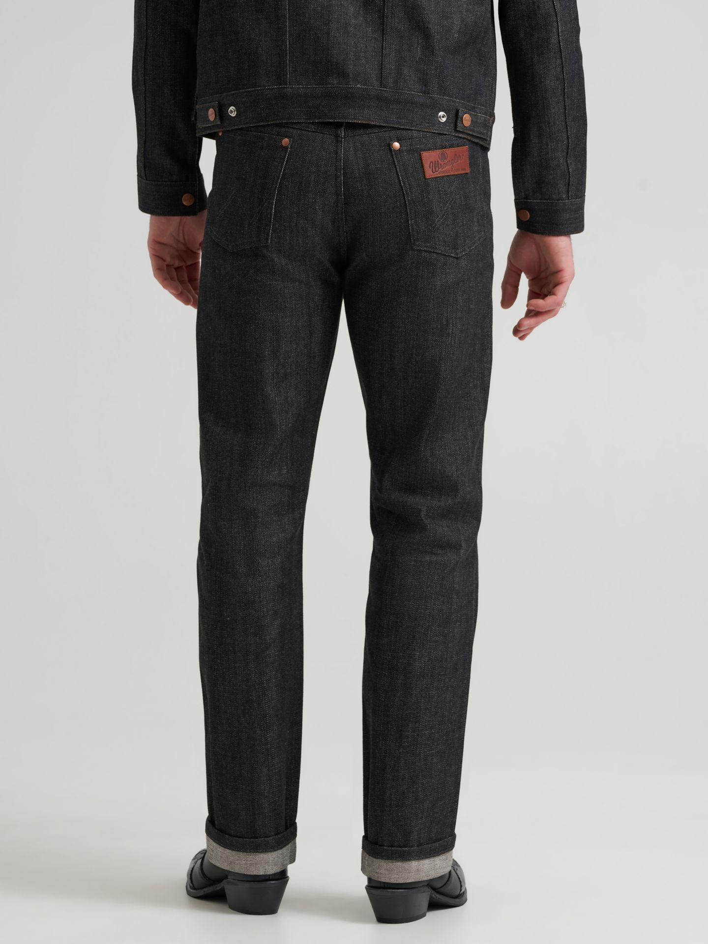 Мужские джинсы Wrangler Cowboy Cut® Raw Selvedge Blue Bell, цвет: Чёрный — фото 3