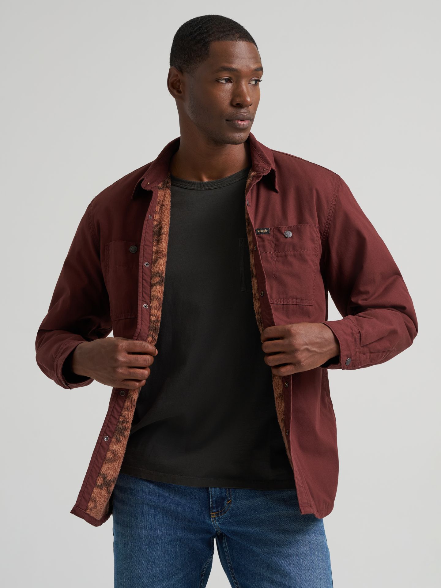 Мужская куртка Wrangler Heavyweight Sherpa Lined Shirt Jacket, цвет: Шоколадный — фото 1