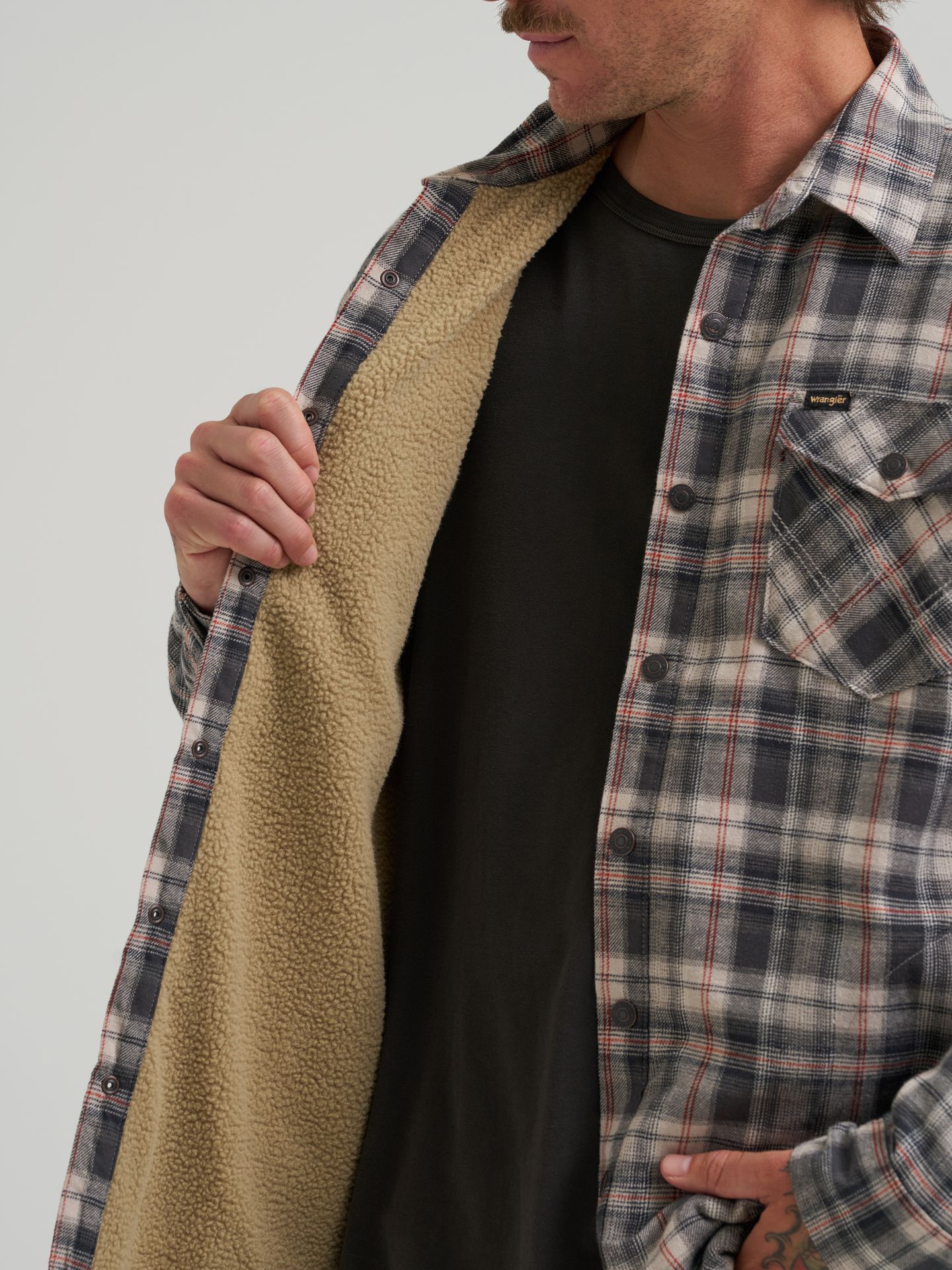Мужская куртка Wrangler Heavyweight Sherpa Lined Plaid Shirt Jacket, цвет: Dove — фото 5