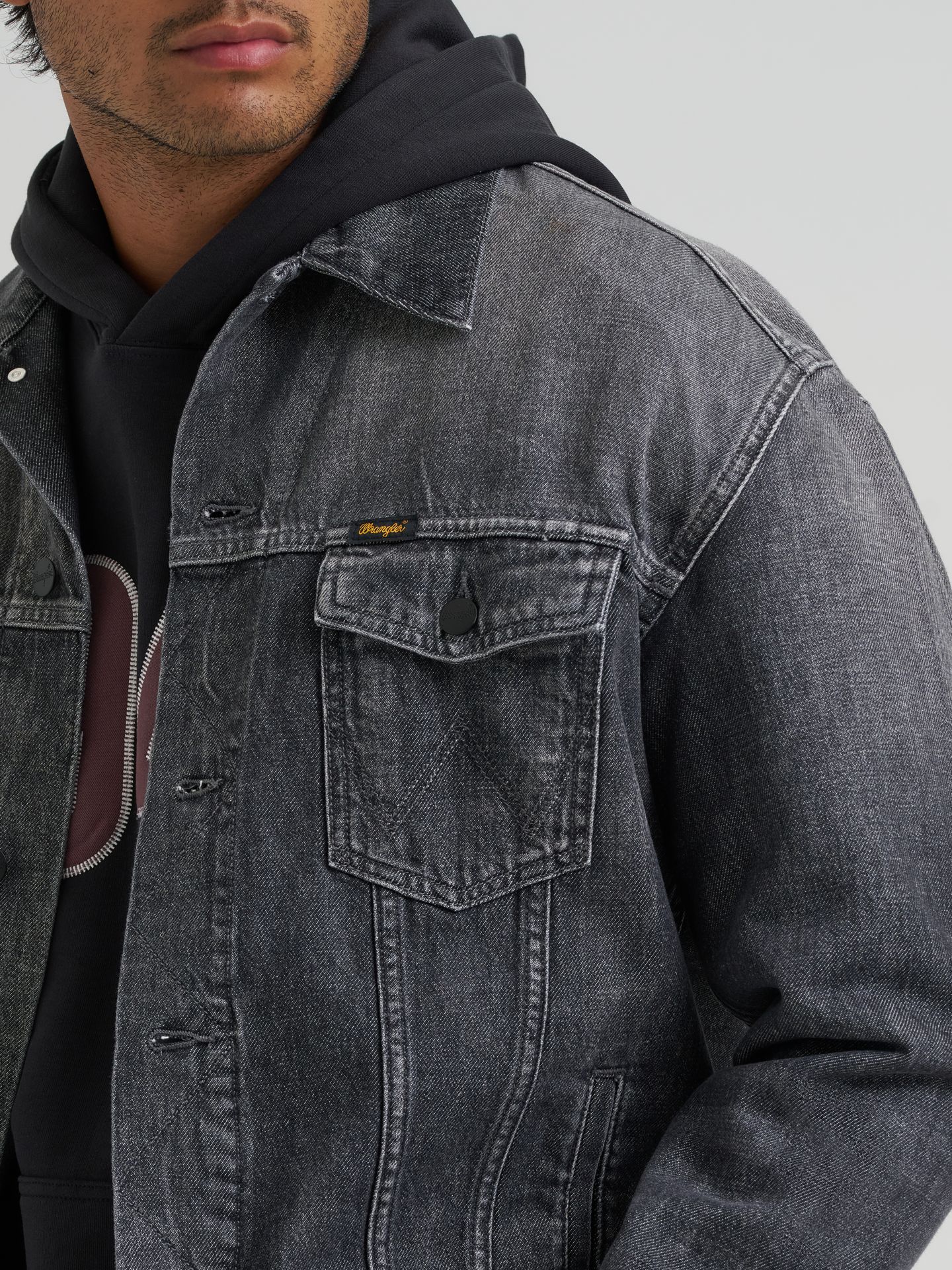 Мужская куртка Wrangler Toughlite™ Anti-Fit Denim, цвет: Smoky Granite — фото 6
