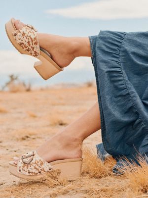 Dr. Scholl’s x Wrangler® Original Rodeo Sandal in Tan