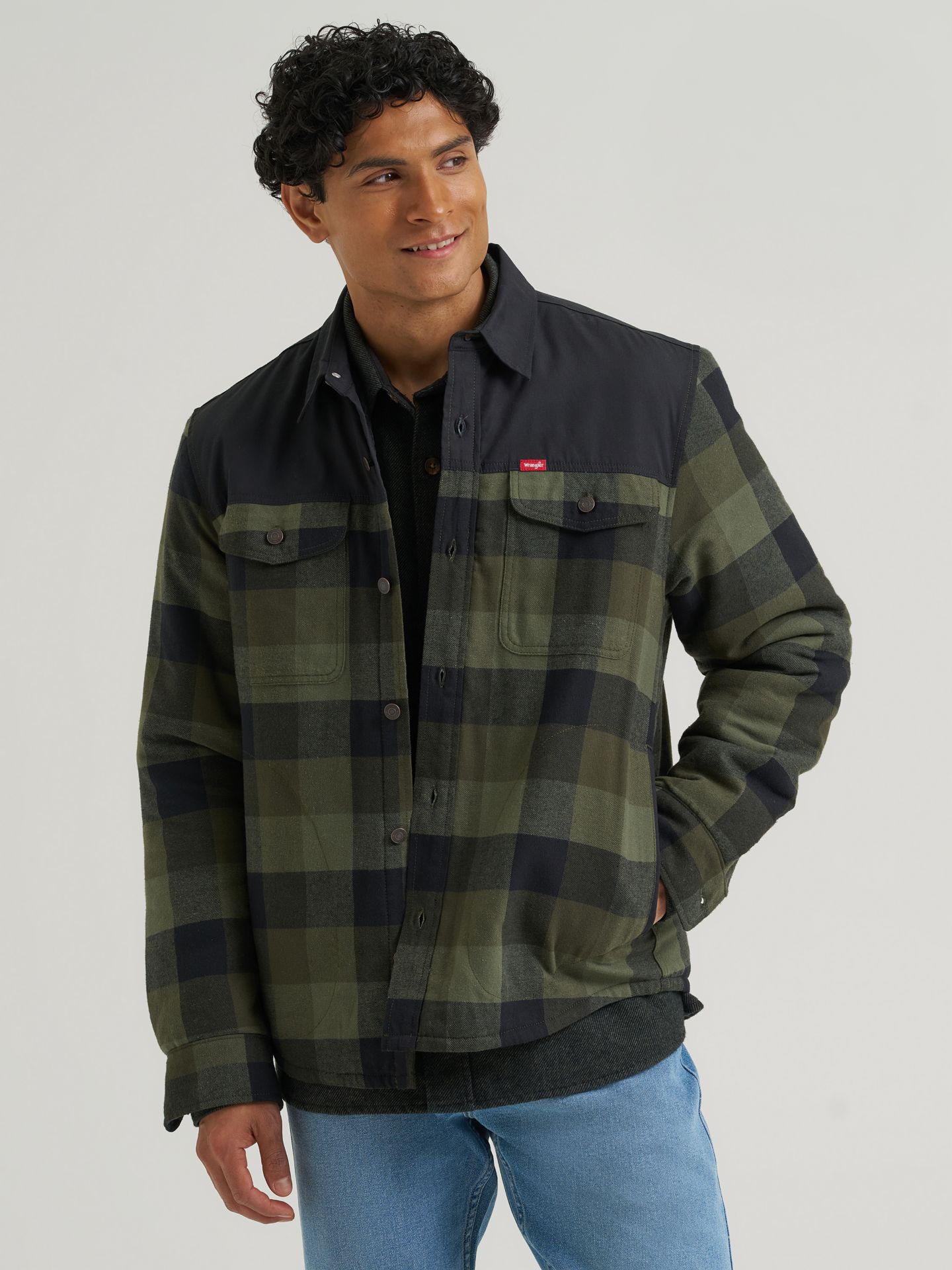 Мужская куртка Wrangler Frontier Heavyweight Shirt Jacket, цвет: Тёмно-зелёный ночной — фото 1