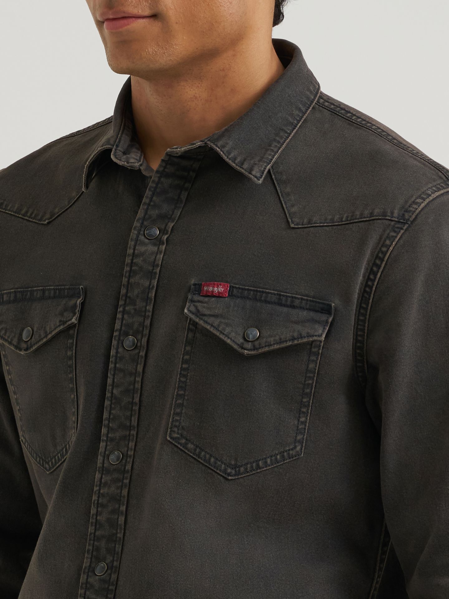 Мужская рубашка Wrangler Denim Western Snap, цвет: Чёрный, вариант 1 — фото 4