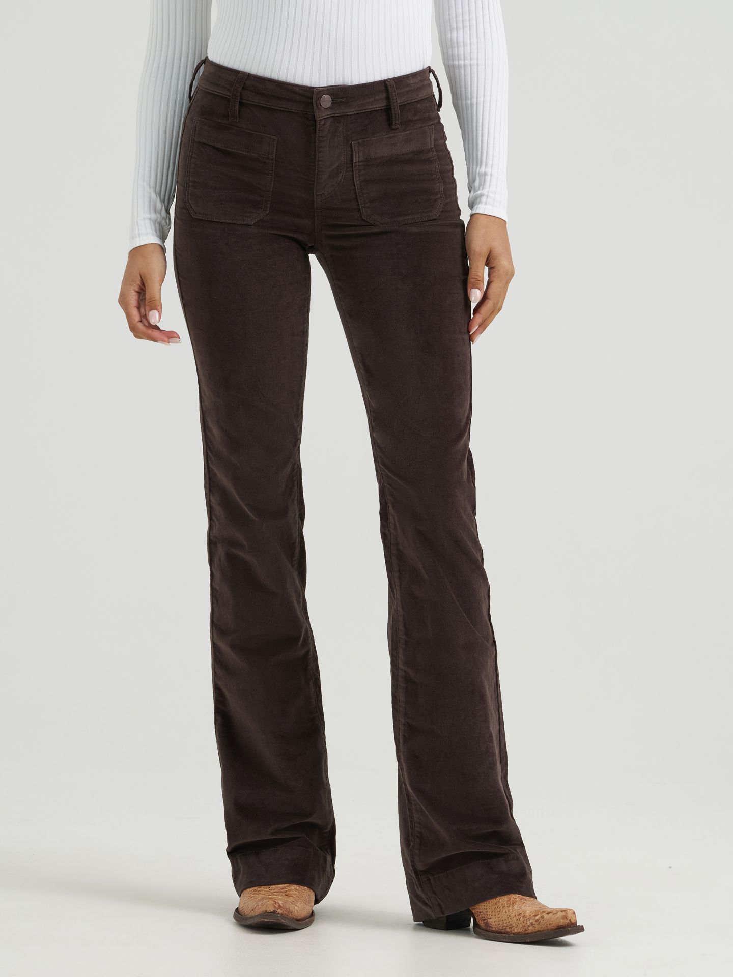 Женские джинсы Wrangler Patch Pocket Velour Jean, цвет: Шоколадный — фото 3