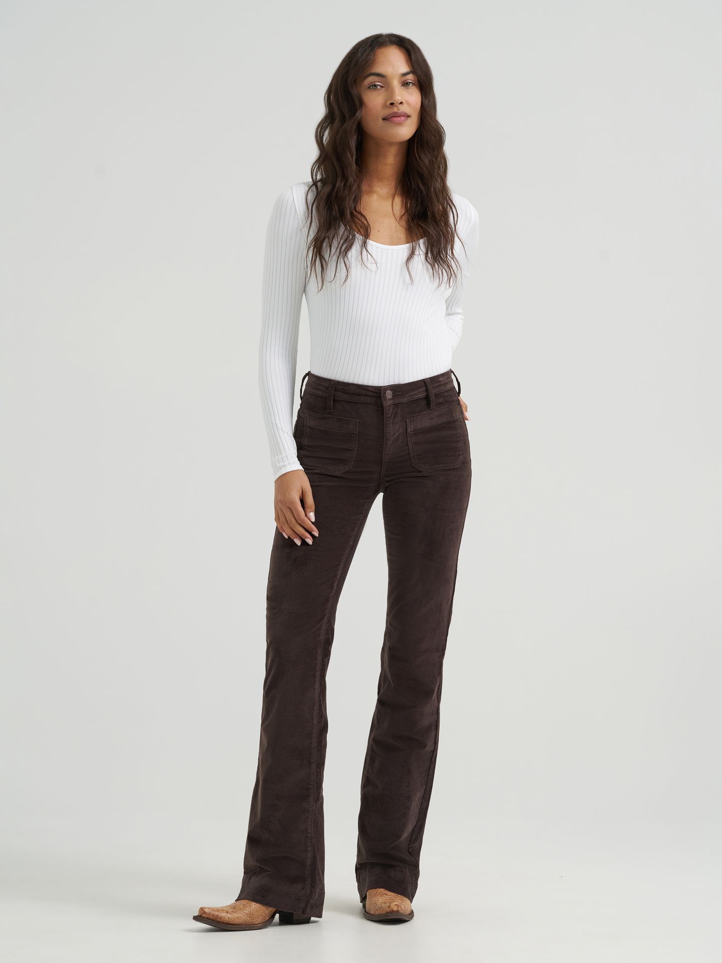 Женские джинсы Wrangler Patch Pocket Velour Jean, цвет: Шоколадный — фото 1