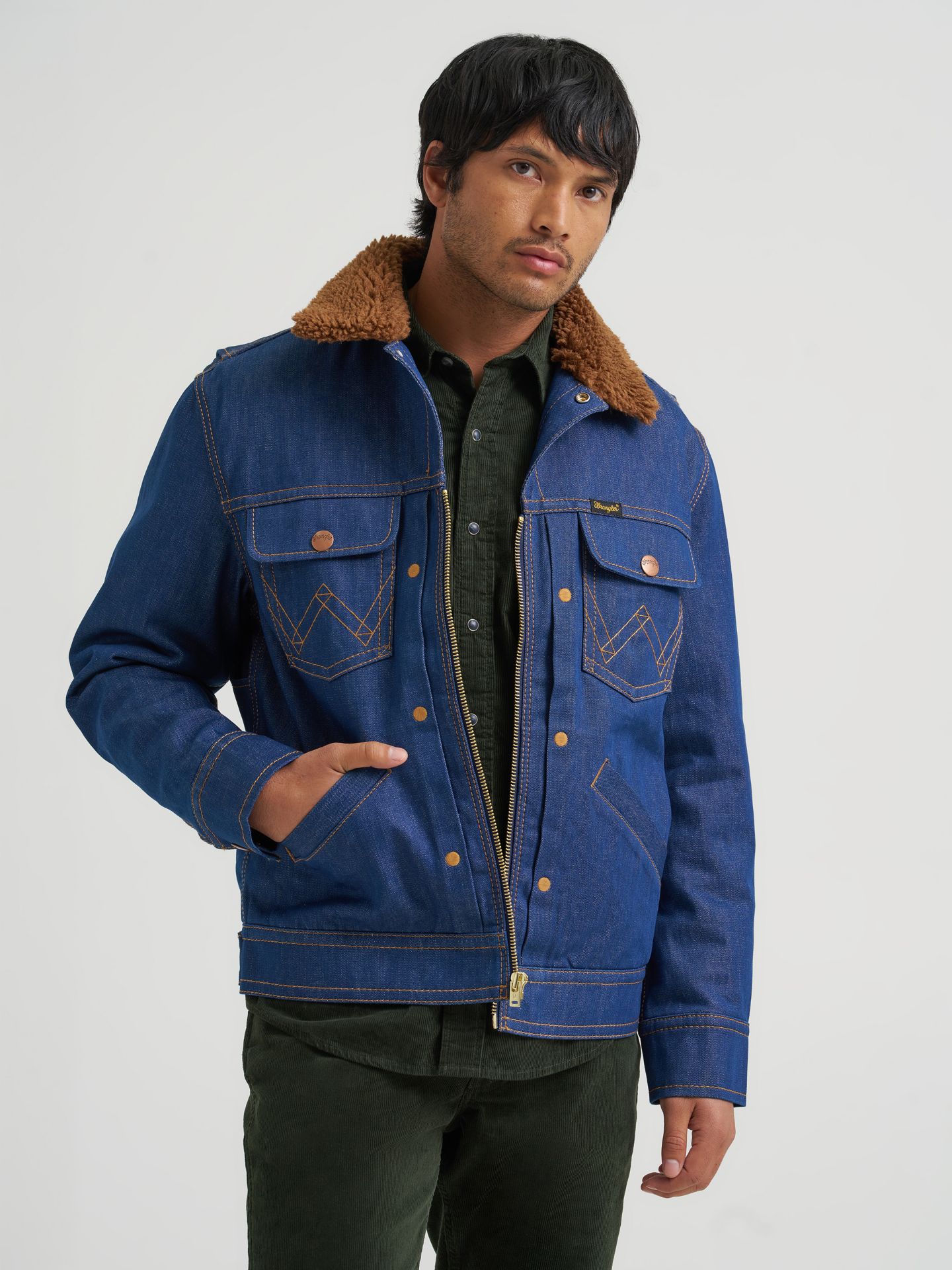 Мужские куртки Super Wrangler Sherpa Collar Denim, цвет: Super Raw — фото 2