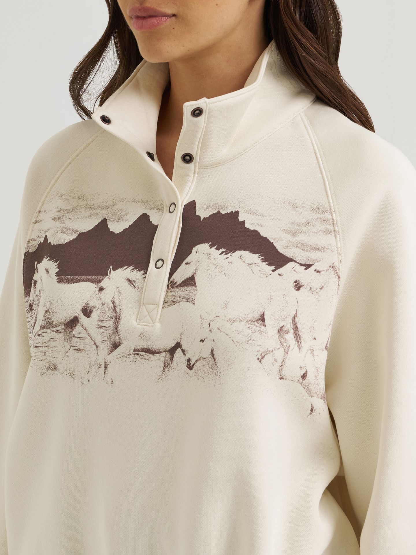 Женская толстовка Wrangler Half Snap Tunnel Neck, цвет: Creamy Horses — фото 3