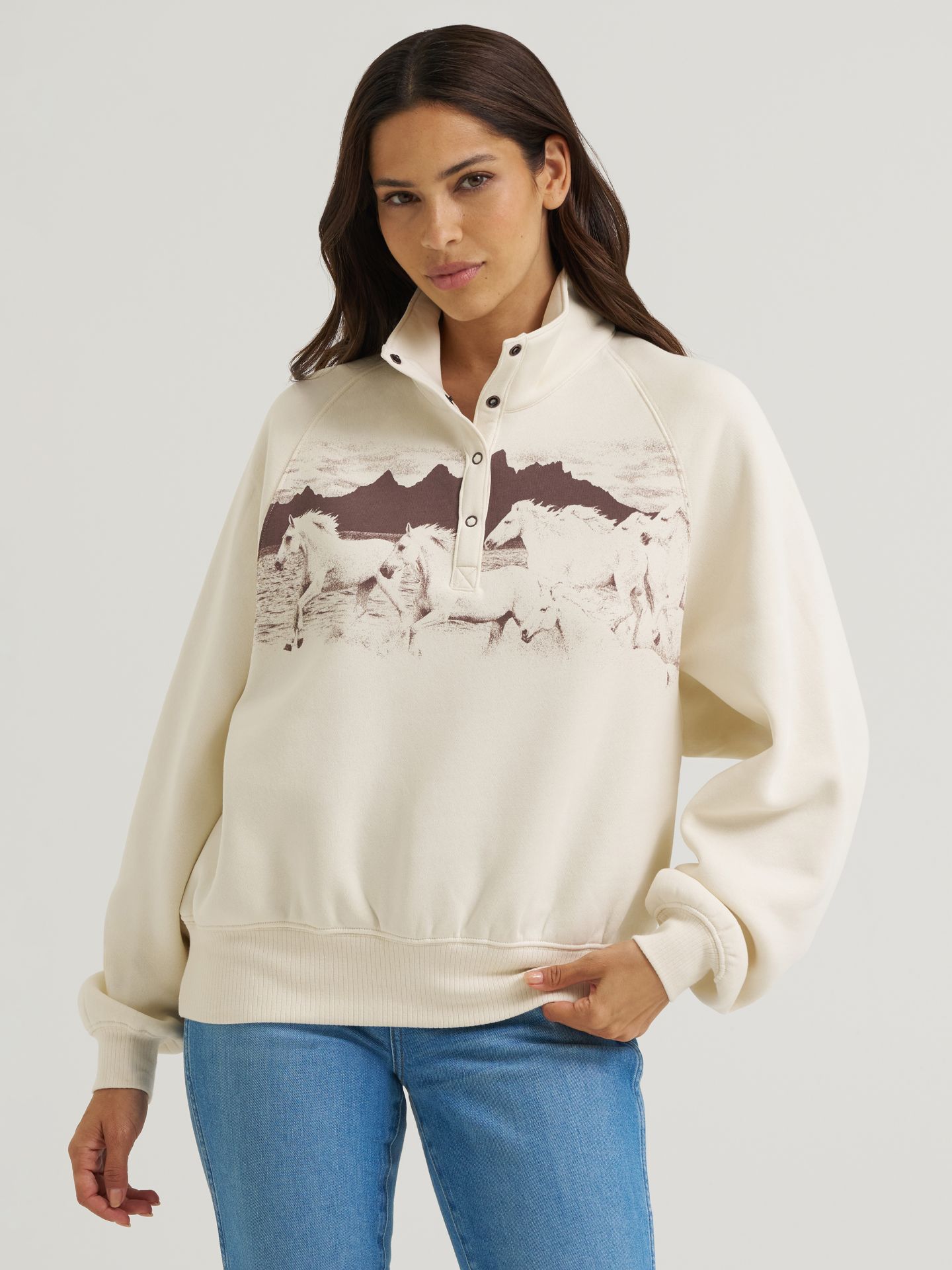 Женская толстовка Wrangler Half Snap Tunnel Neck, цвет: Creamy Horses — фото 1