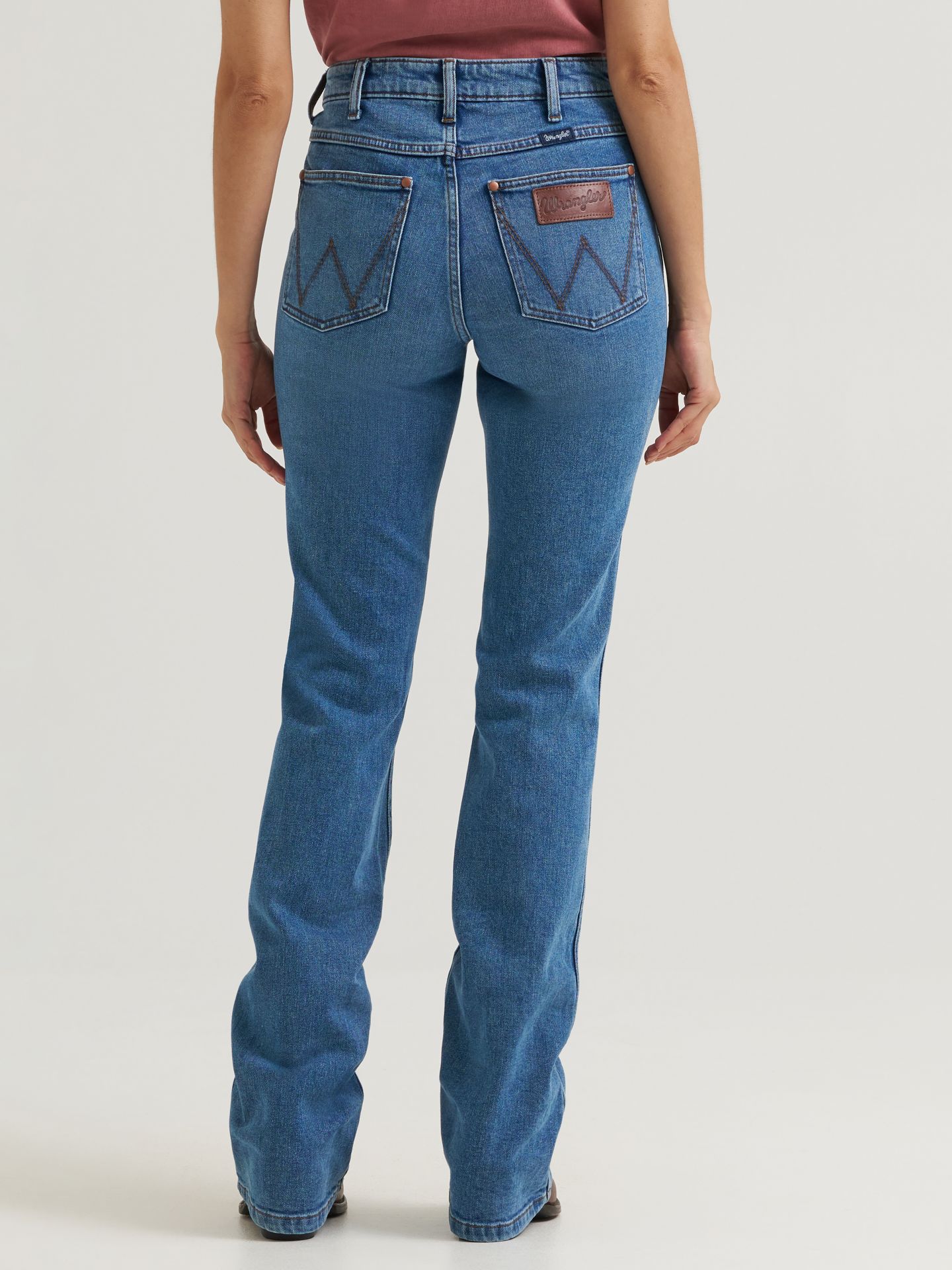 Женские джинсы Wrangler Retro® Bailey Mid Rise Bootcut, цвет: Billie — фото 2