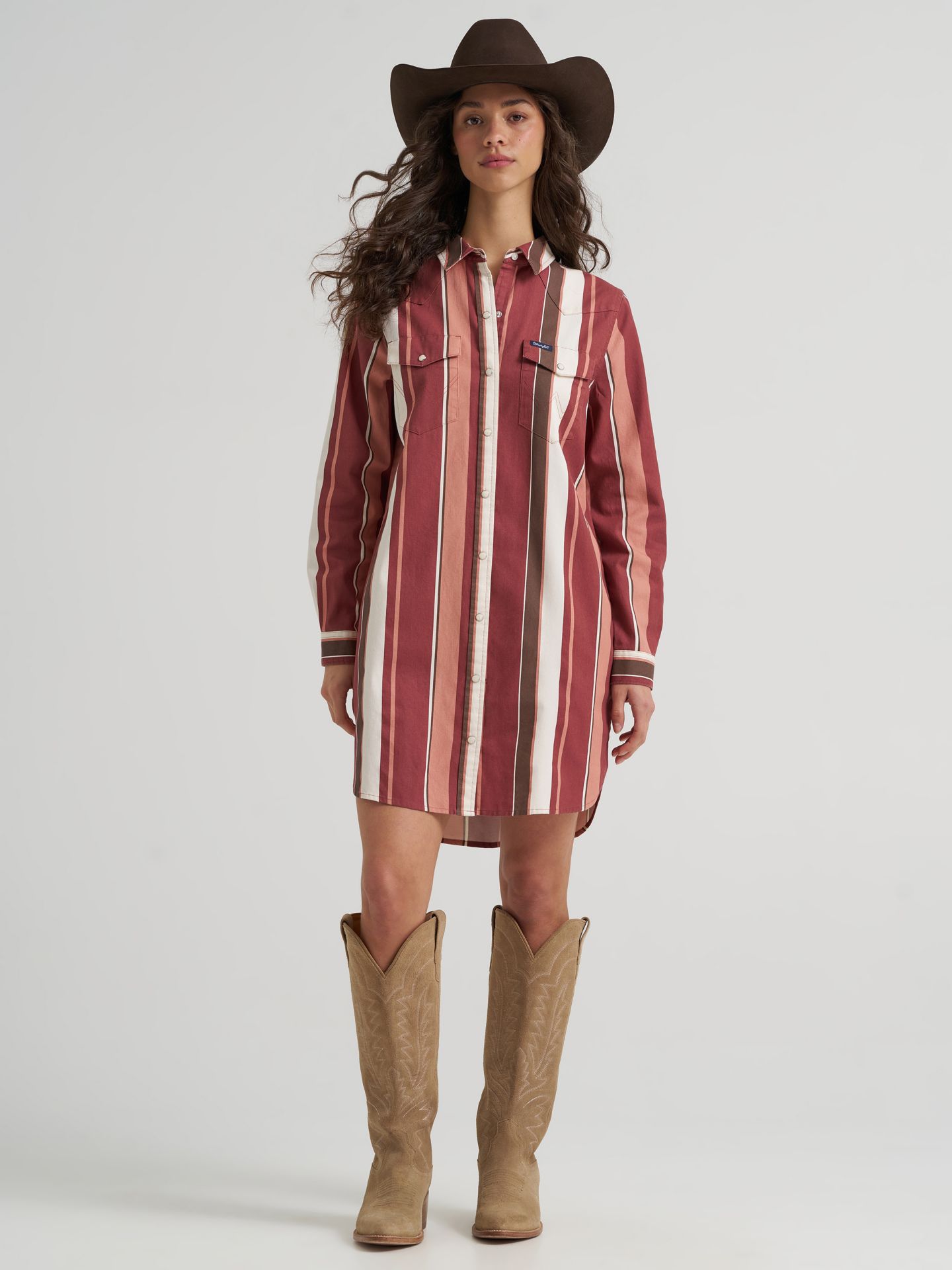 Женское платье Wrangler Brushpopper Stripe Western Snap Shirt Dress, цвет: Розовый — фото 2