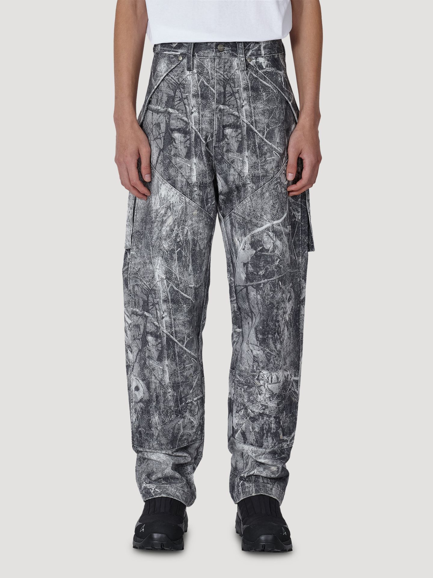 Мужские брюки Wrangler x ROA Orte Cargo, цвет: Тёмный камуфляжный — фото 2