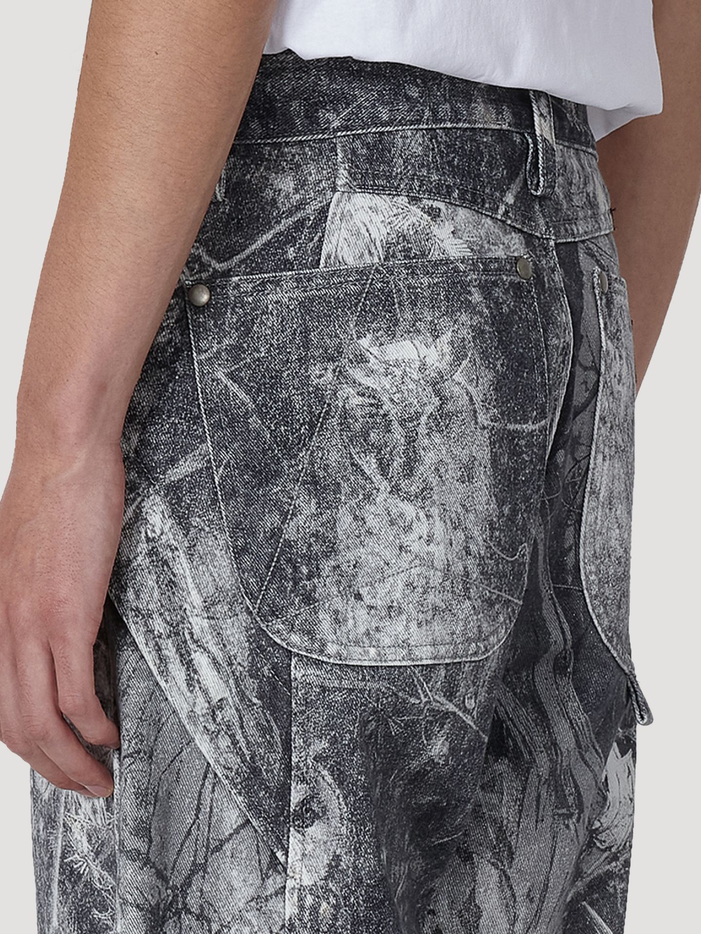 Мужские брюки Wrangler x ROA Orte Cargo, цвет: Тёмный камуфляжный — фото 5