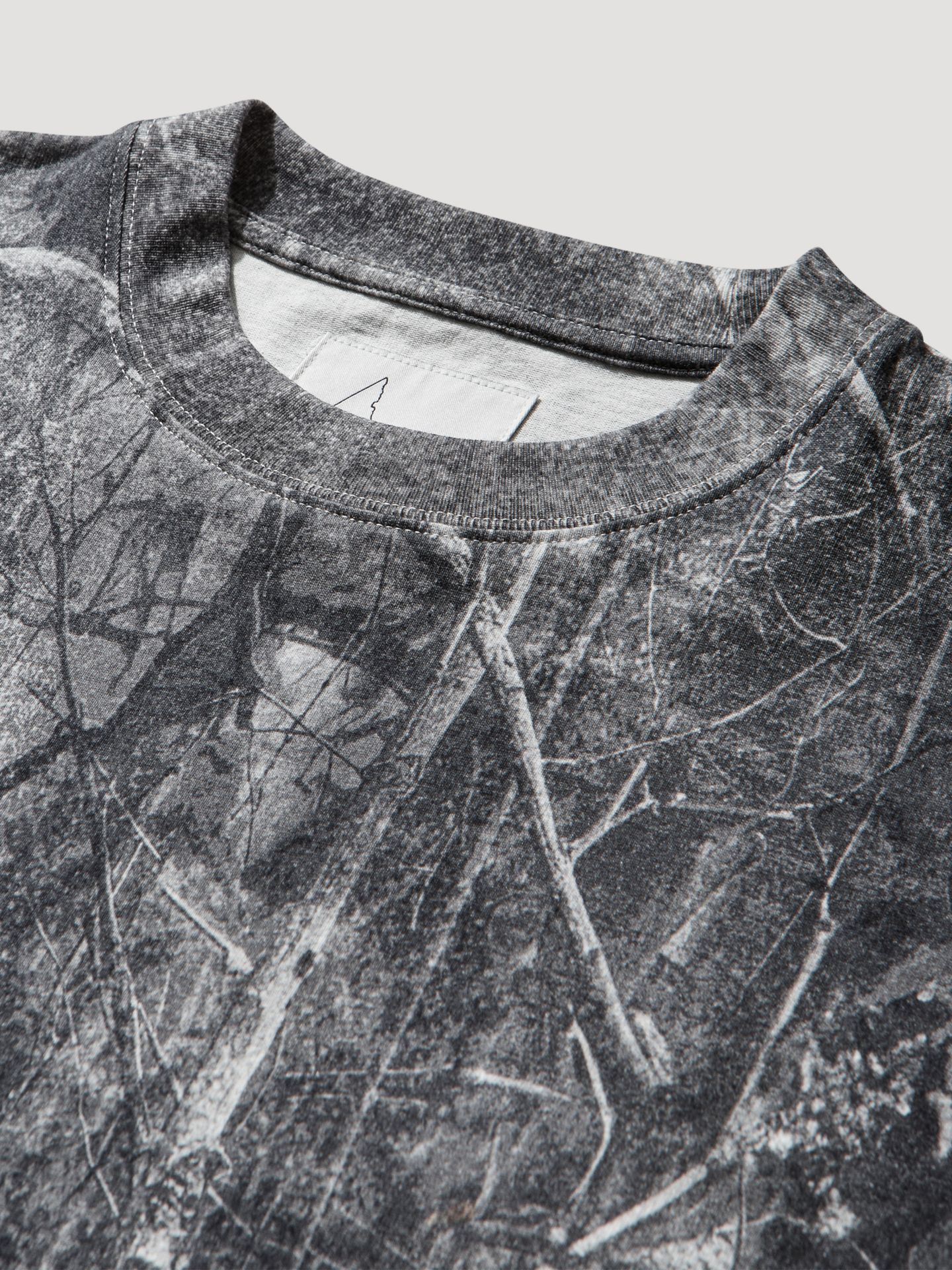 Мужская футболка Wrangler x ROA Jersey, цвет: Тёмный камуфляжный — фото 4