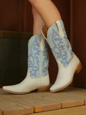 Women's Mavis Denim Snip-Toe Western Boot in Lightwash
