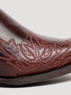 Women's Magnolia Snip-Toe Western Boot in Wine