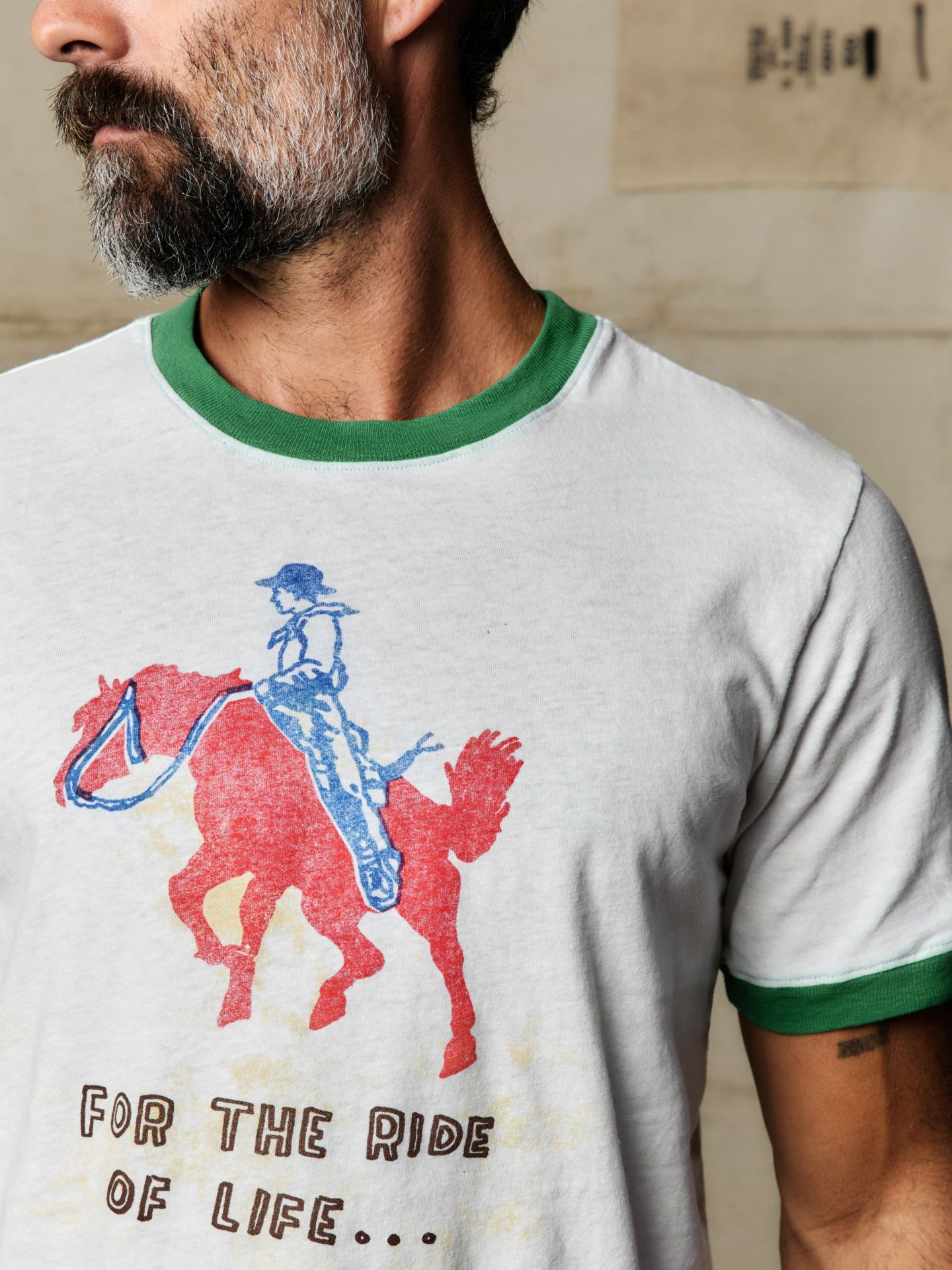 Мужская футболка Wrangler x Imogene + Willie For the Ride of Life Ringer, цвет: Винтажный белый / Зелёный — фото 4