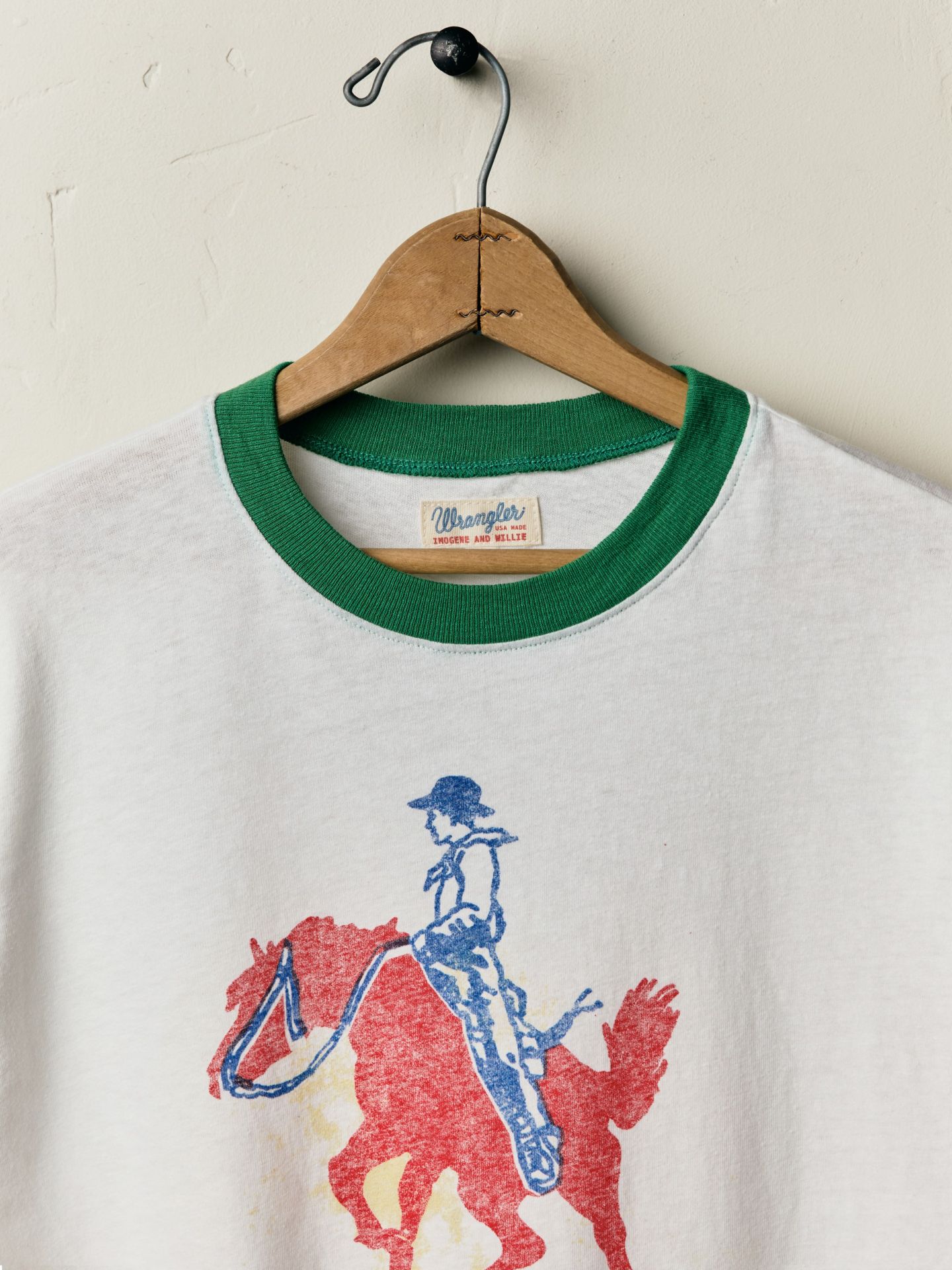 Мужская футболка Wrangler x Imogene + Willie For the Ride of Life Ringer, цвет: Винтажный белый / Зелёный — фото 5