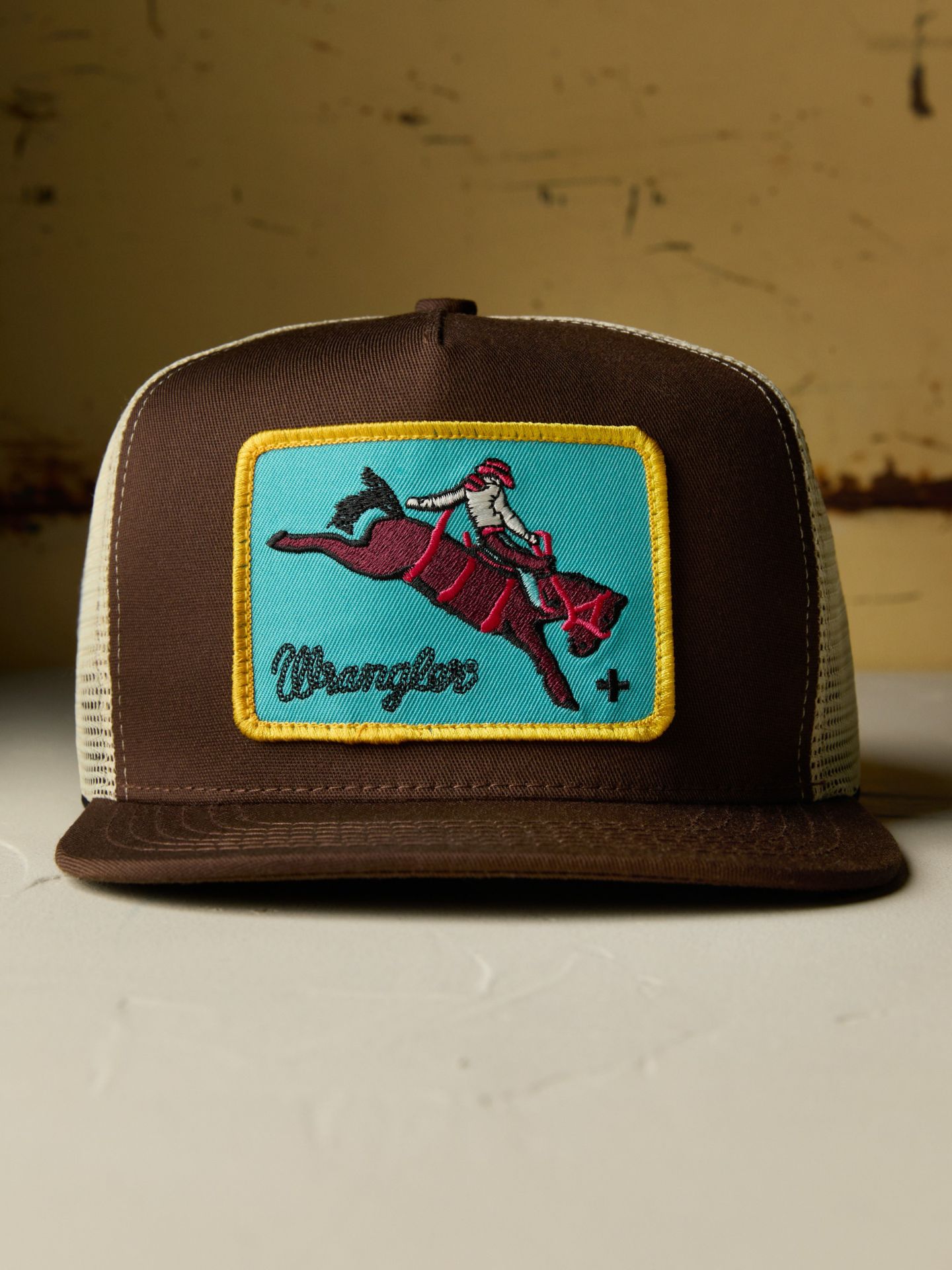 Мужская кепка Wrangler x Imogene + Willie Buckin Trucker, цвет: Коричневый — фото 1