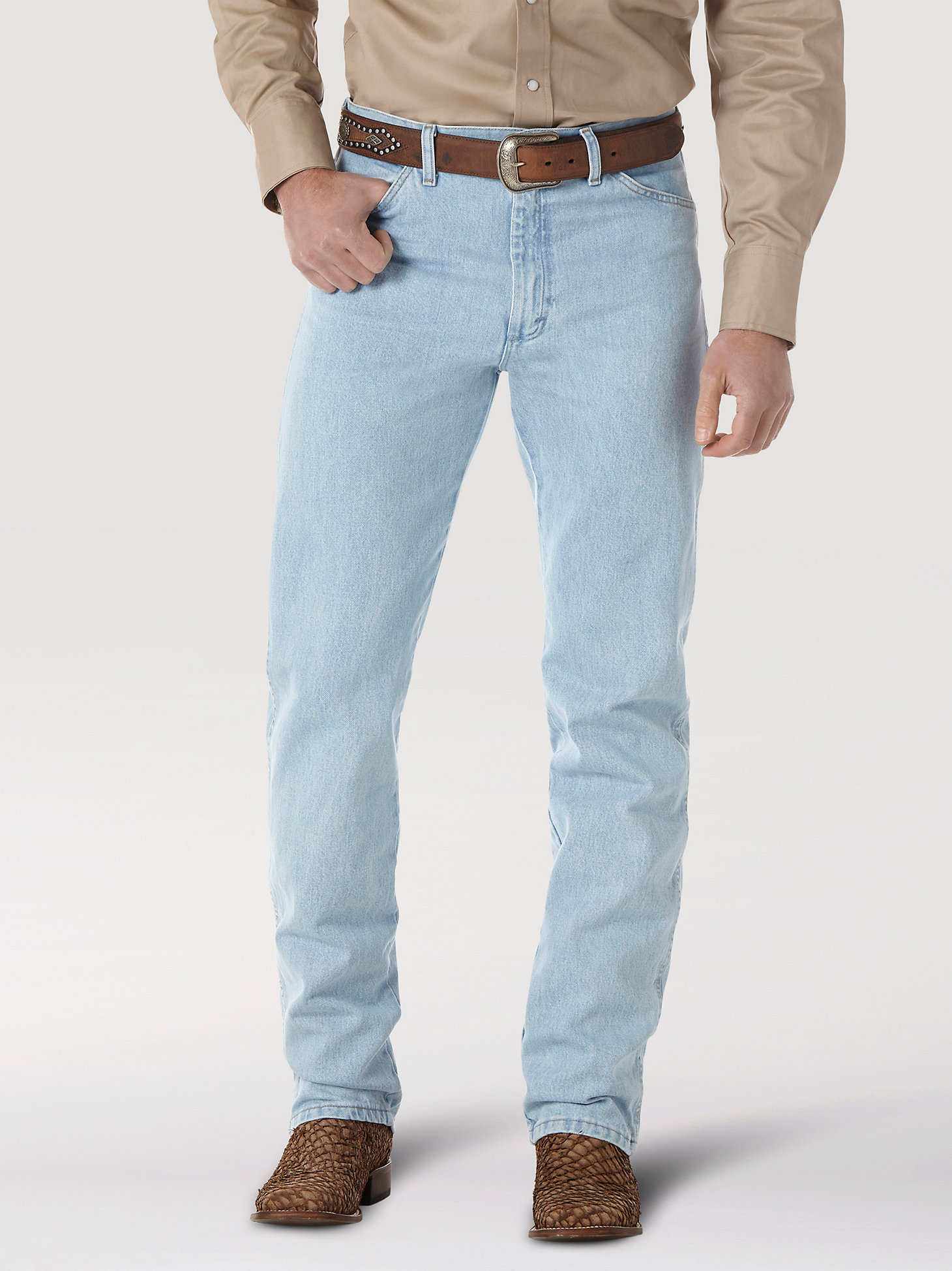 Wrangler® Cowboy Cut® Original Fit Jean in Bleach alternative view 3