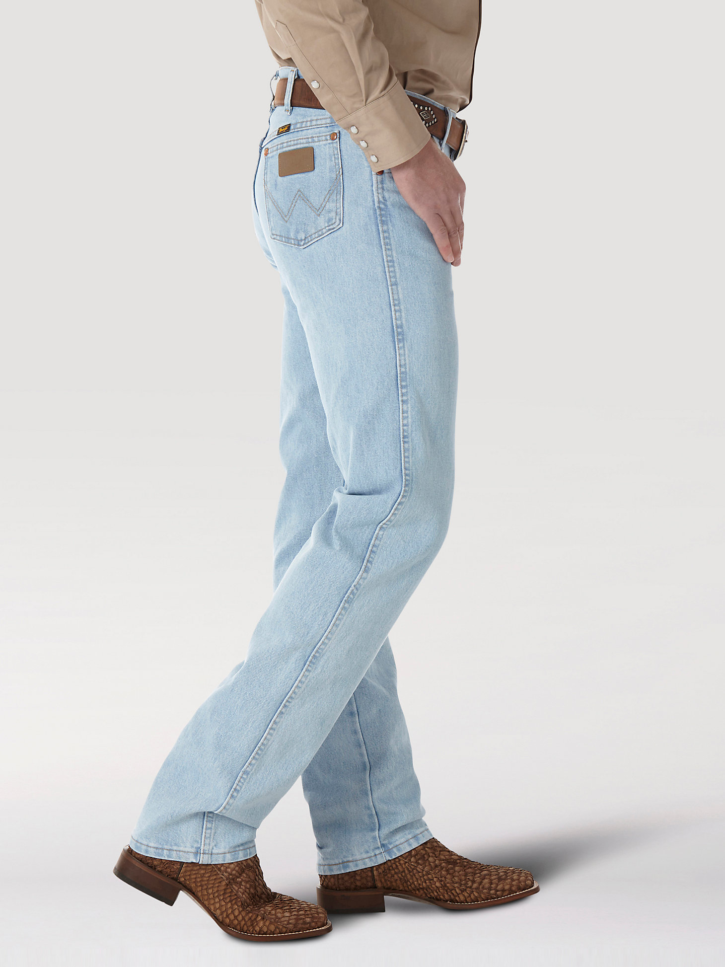 Wrangler® Cowboy Cut® Original Fit Jean in Bleach alternative view 4
