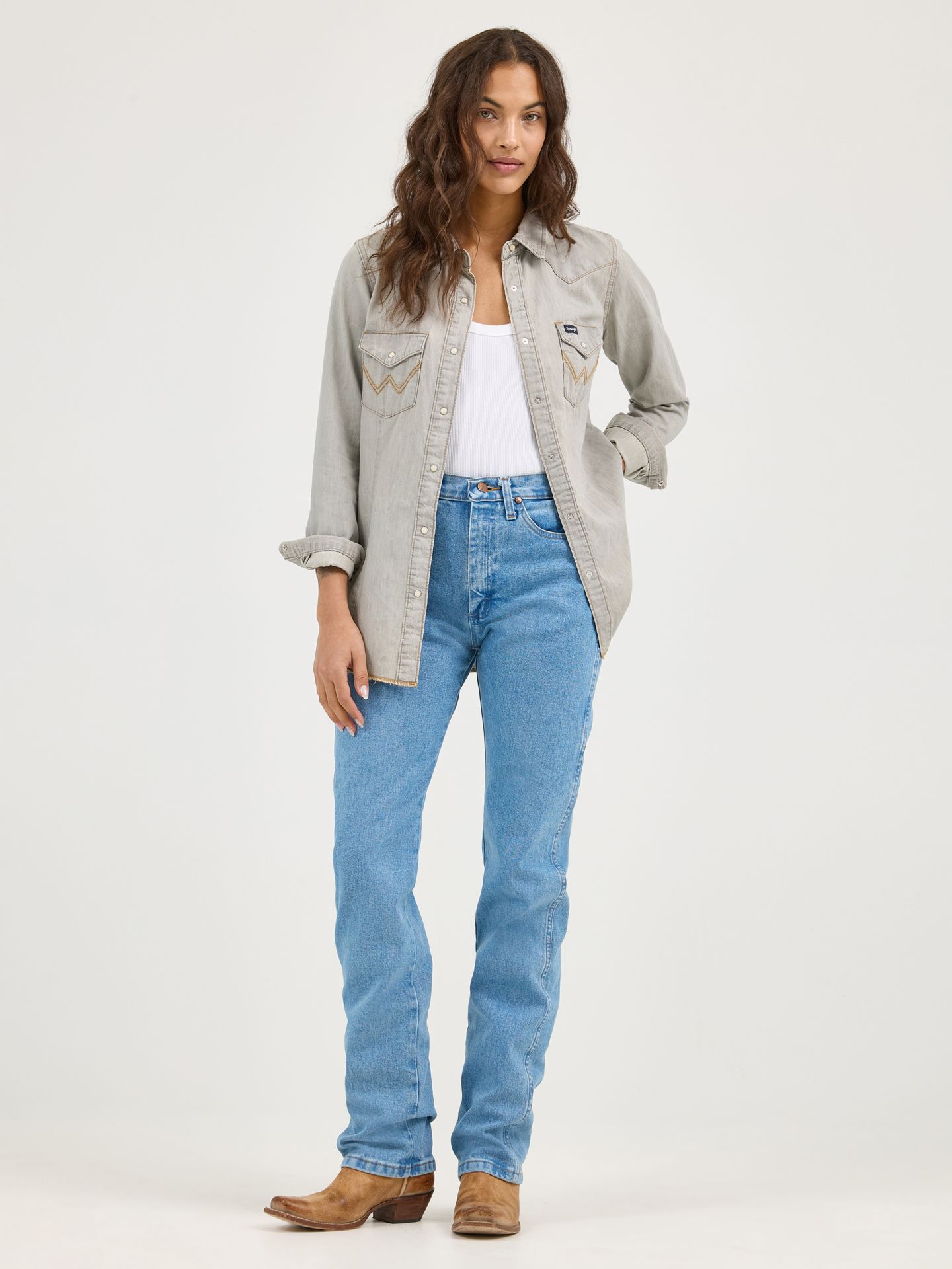 Женские джинсы Wrangler Cowboy Cut® Slim Fit Jean, цвет: Состаренный варёный — фото 7