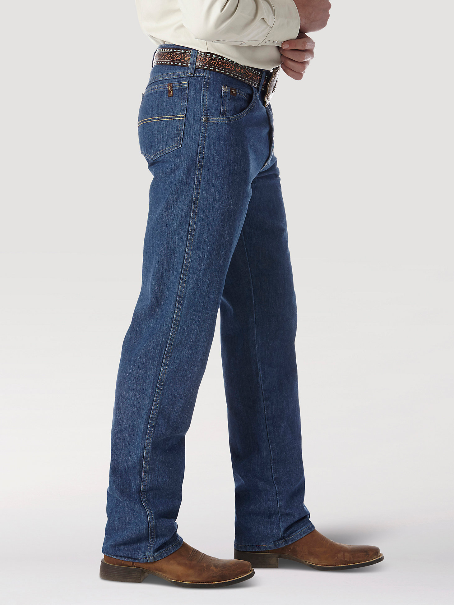 Wrangler® 20X® No. 23 Relaxed Fit in Vintage Blue alternative view 1