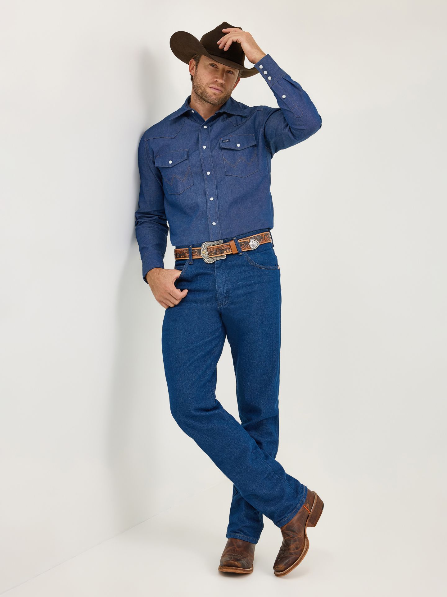 Мужские джинсы Wrangler Cowboy Cut® Relaxed Fit, цвет: Индиго — фото 1