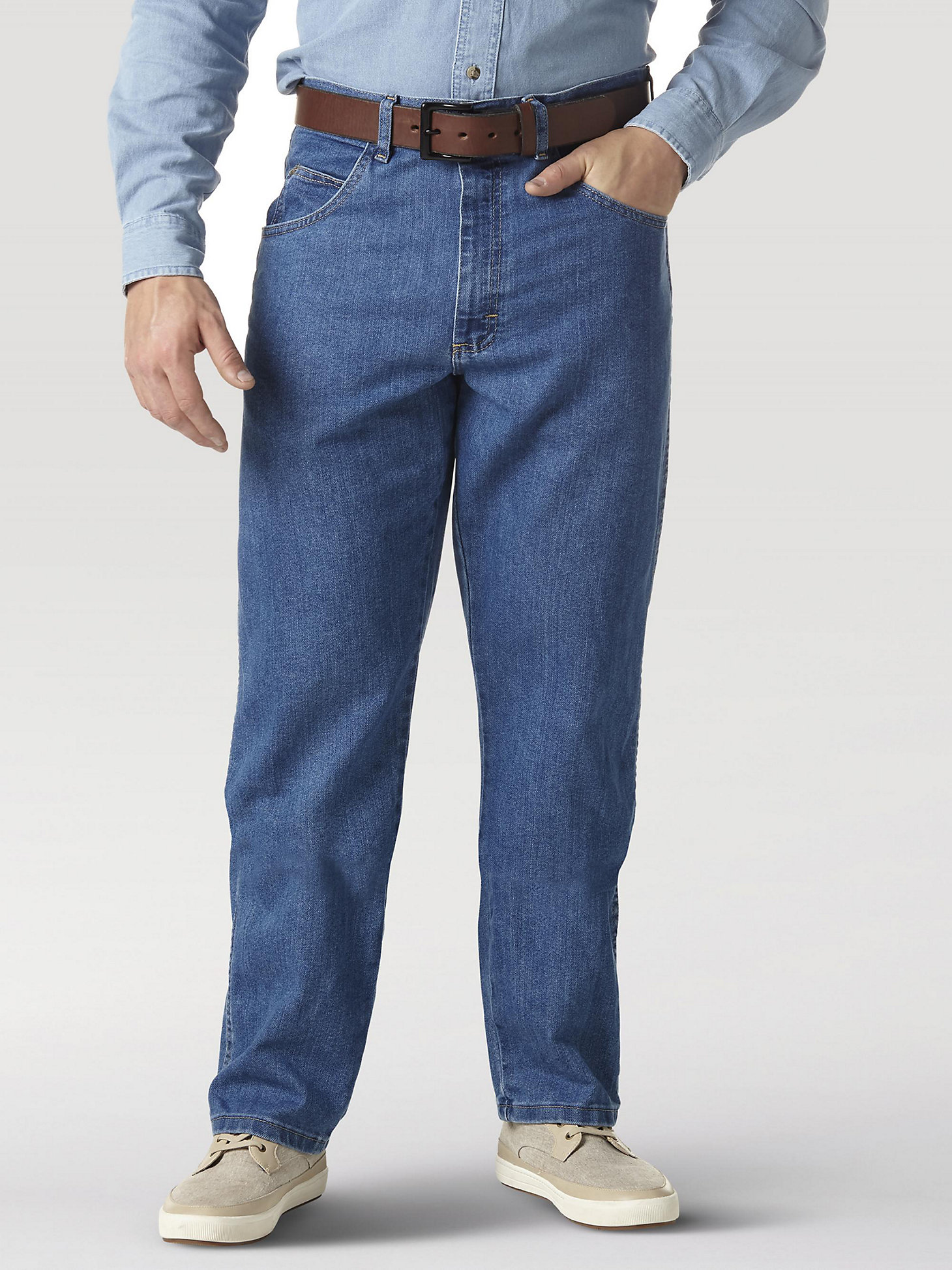 Descubrir 57+ imagen men’s wrangler relaxed-fit stretch jeans