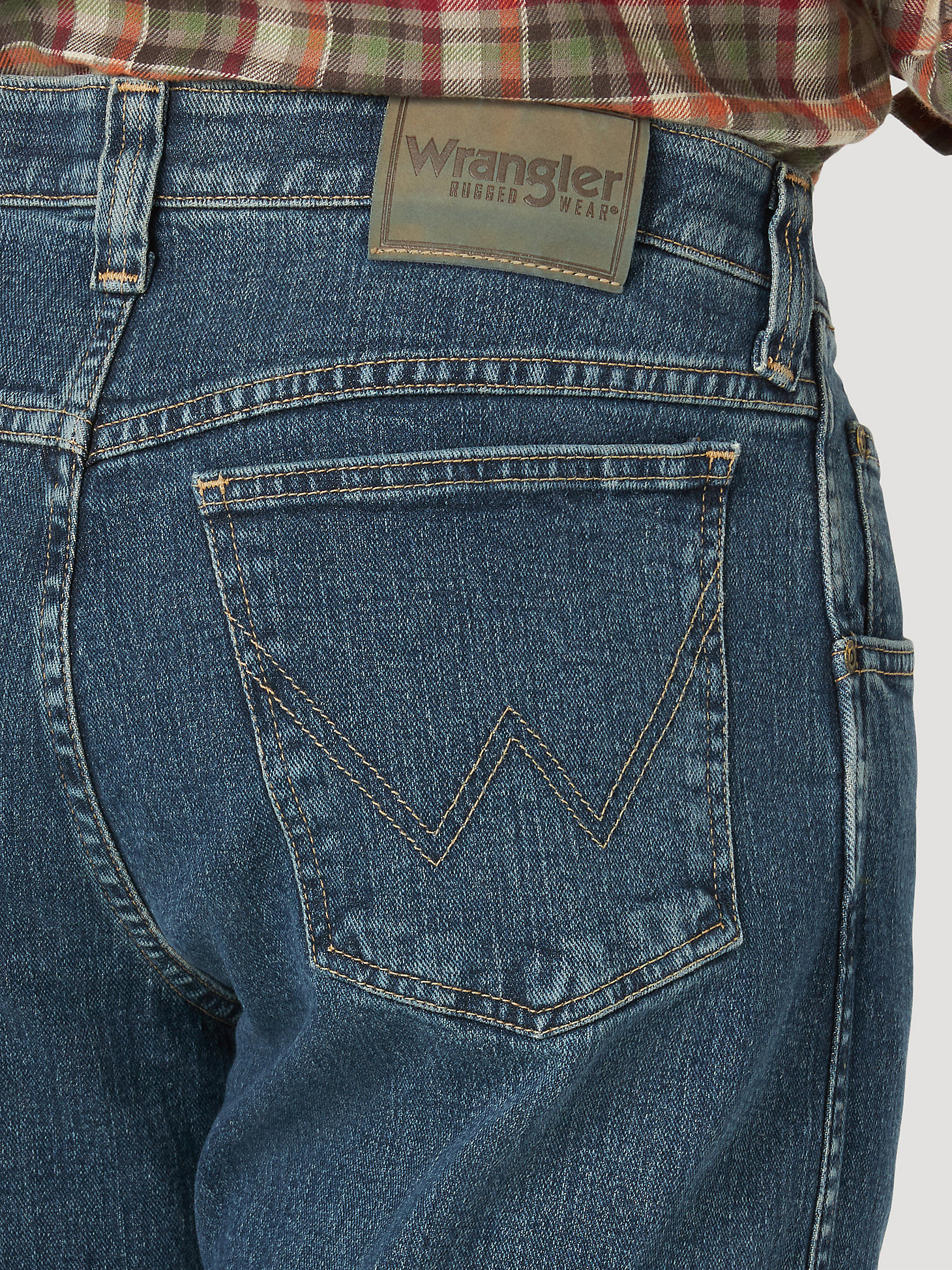 Wrangler Rugged Wear® Performance Series Relaxed Fit Jean in Mid Stone alternative view 3