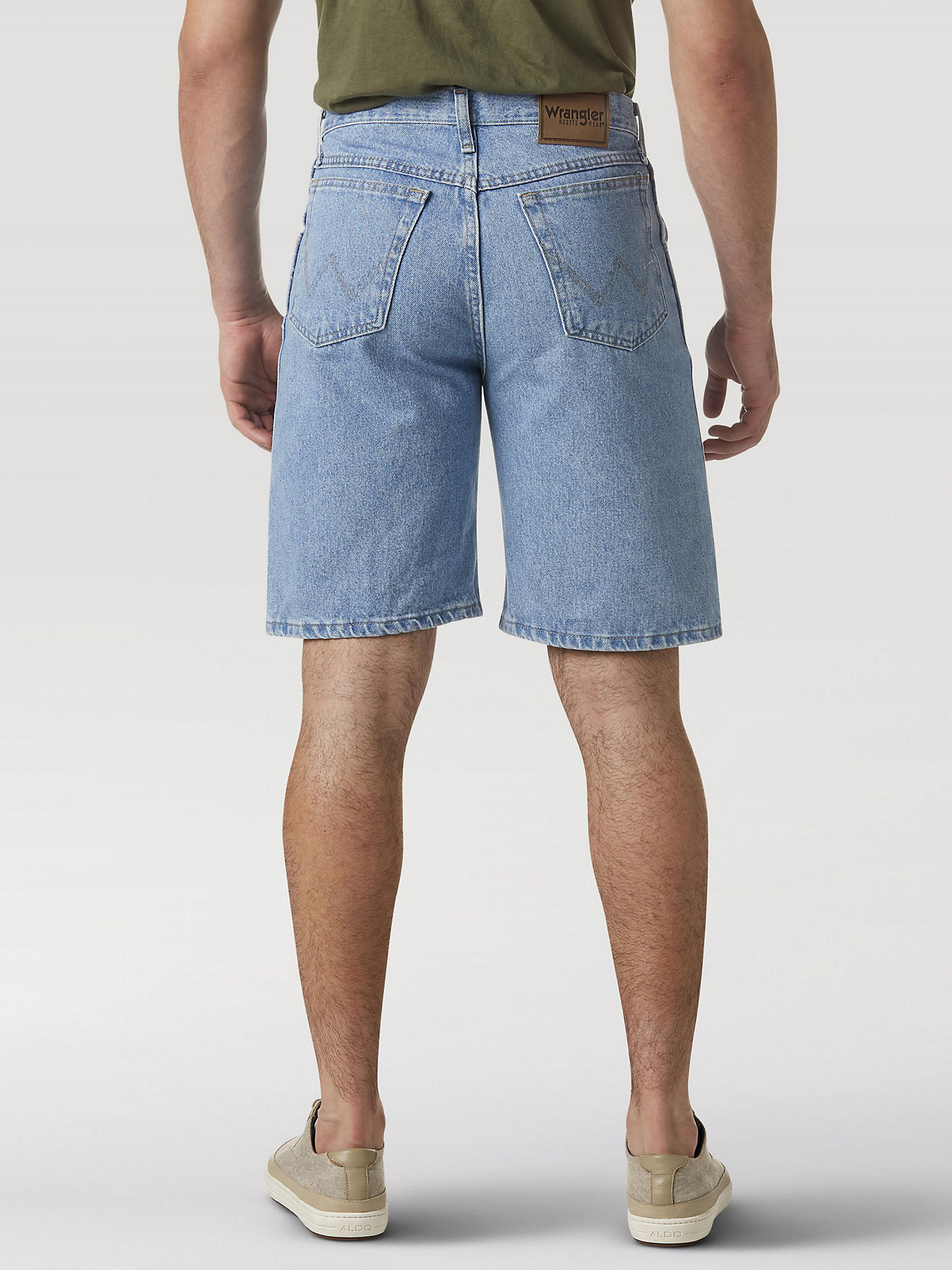 Wrangler Rugged Wear® Relaxed Fit Short in Vintage Indigo alternative view 2