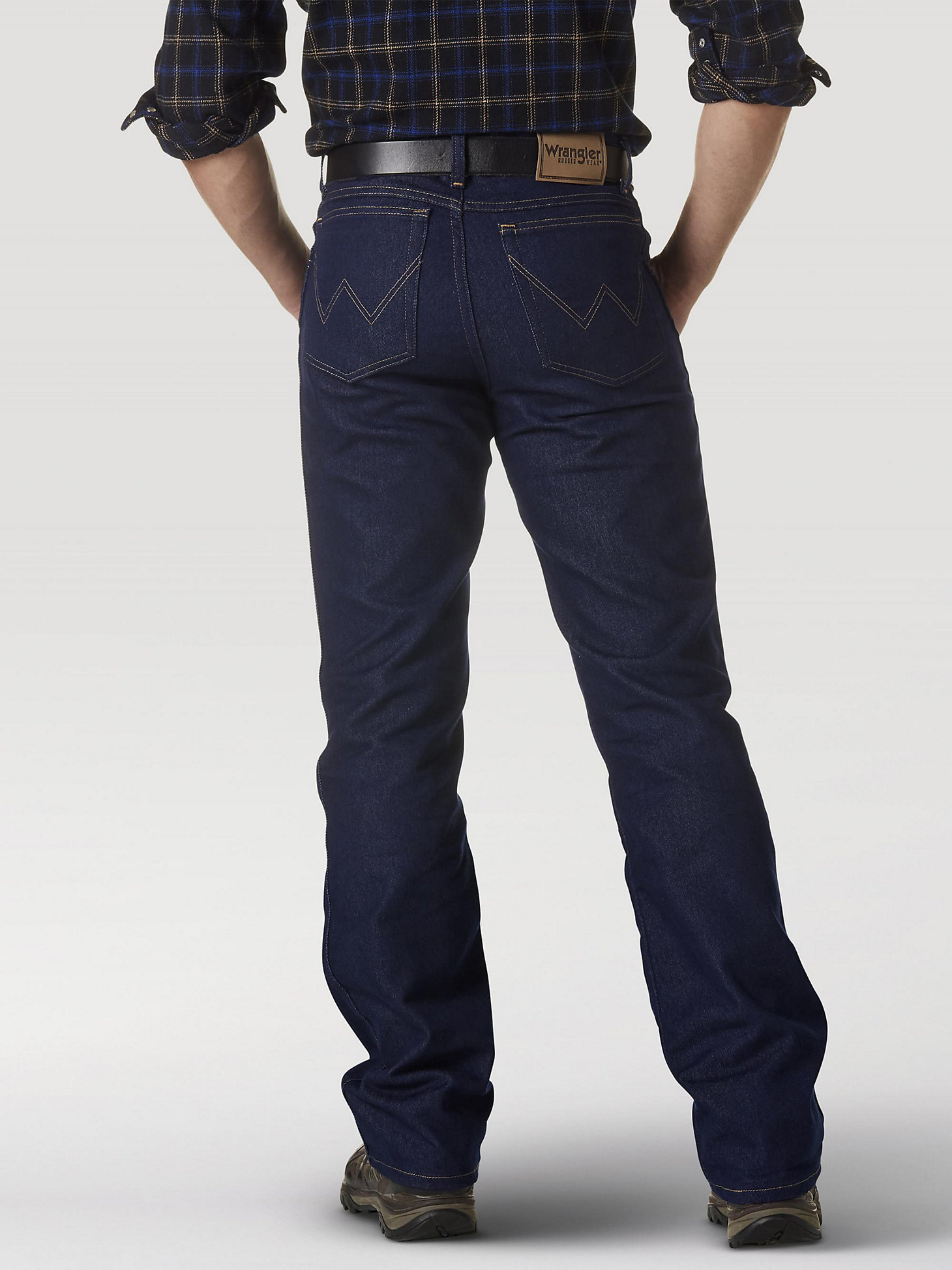 Wrangler Rugged Wear® Stretch Regular Fit Jean in Denim alternative view 2