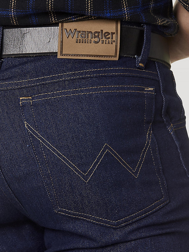 Wrangler Rugged Wear® Stretch Regular Fit Jean in Denim alternative view 4