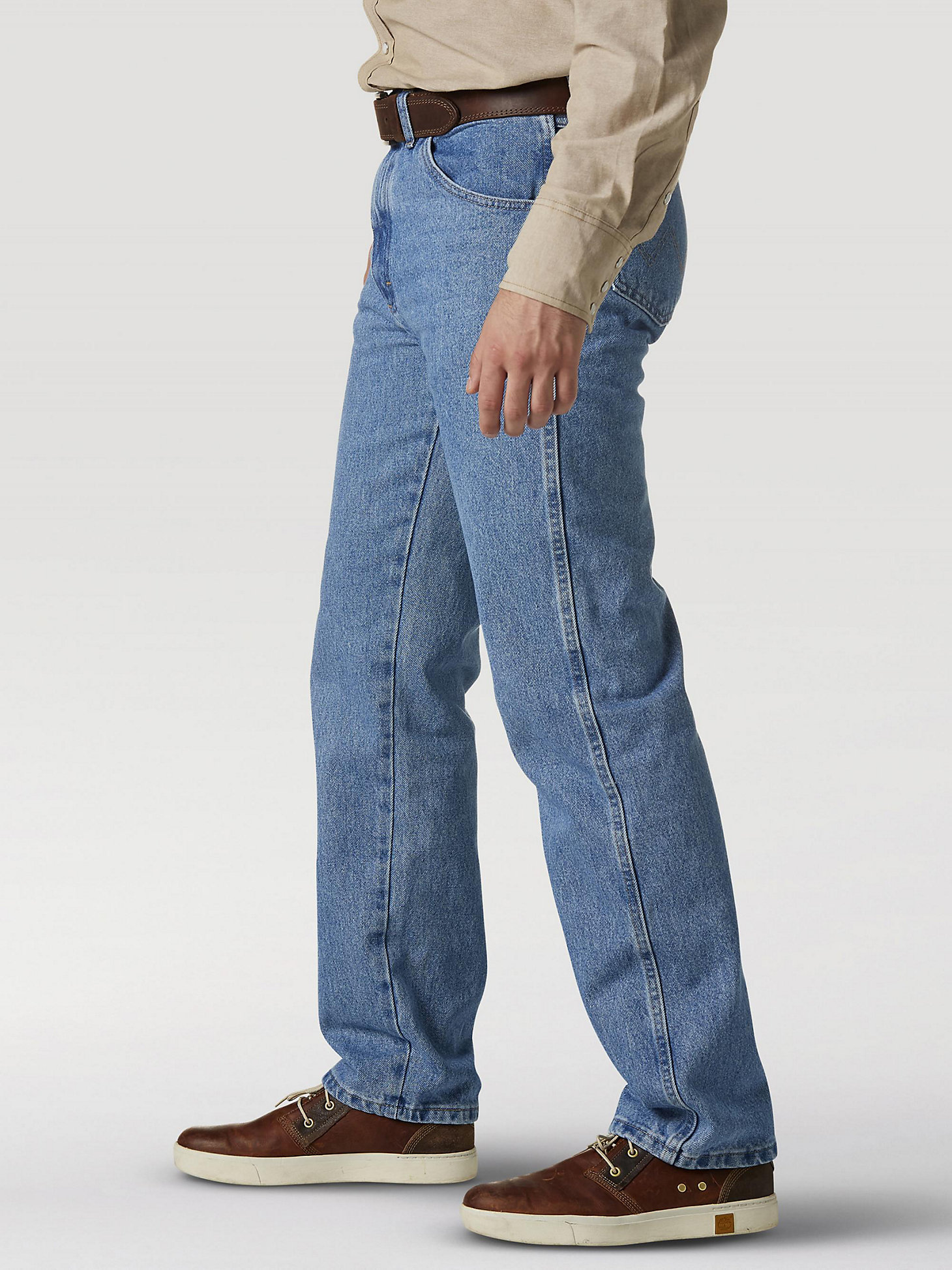 Wrangler Rugged Wear® Classic Fit Jean in Rough Wash alternative view 1
