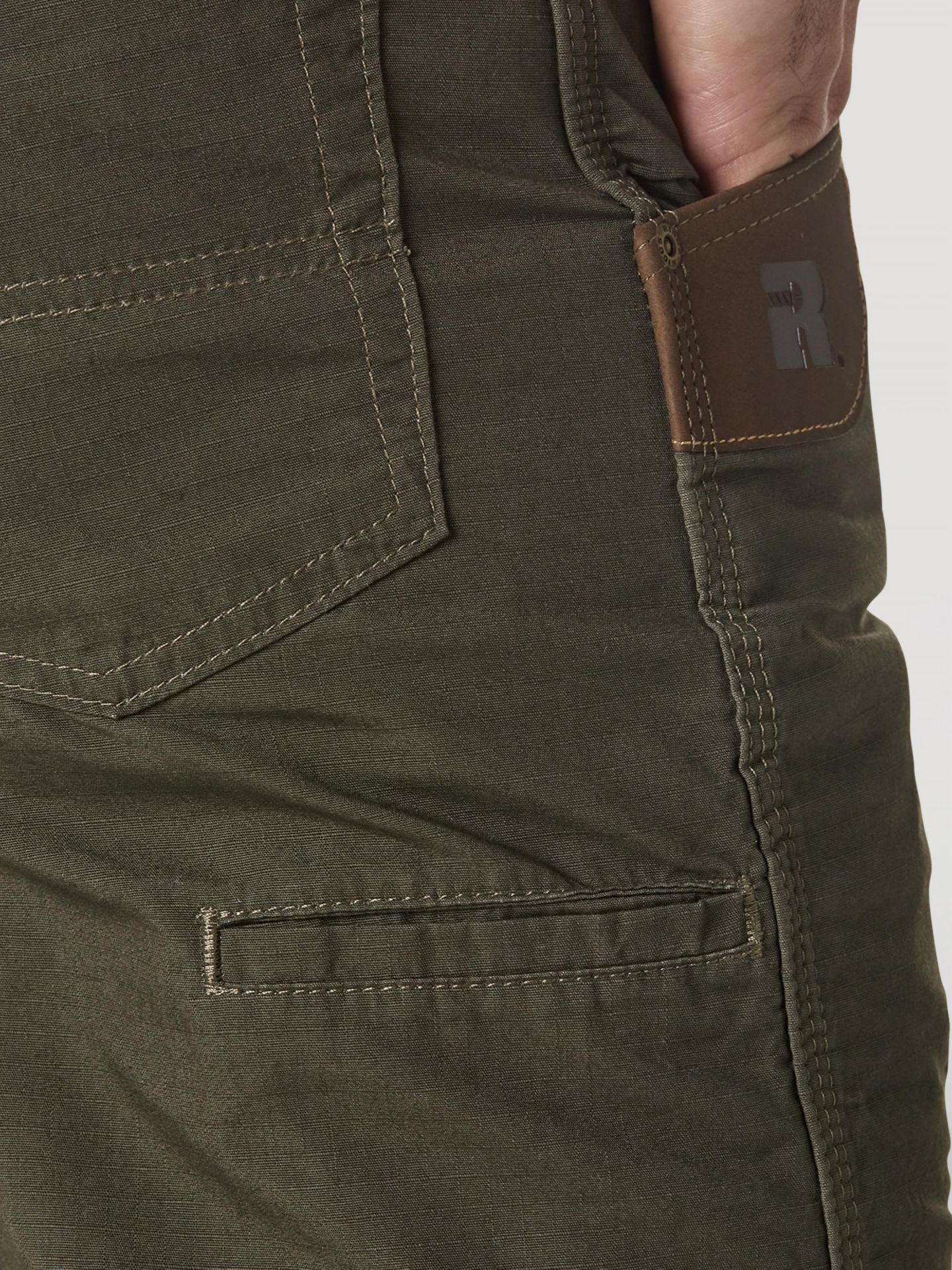 Мужские шорты Wrangler Riggs Workwear® Technician, цвет: Тёмно-зелёный — фото 7