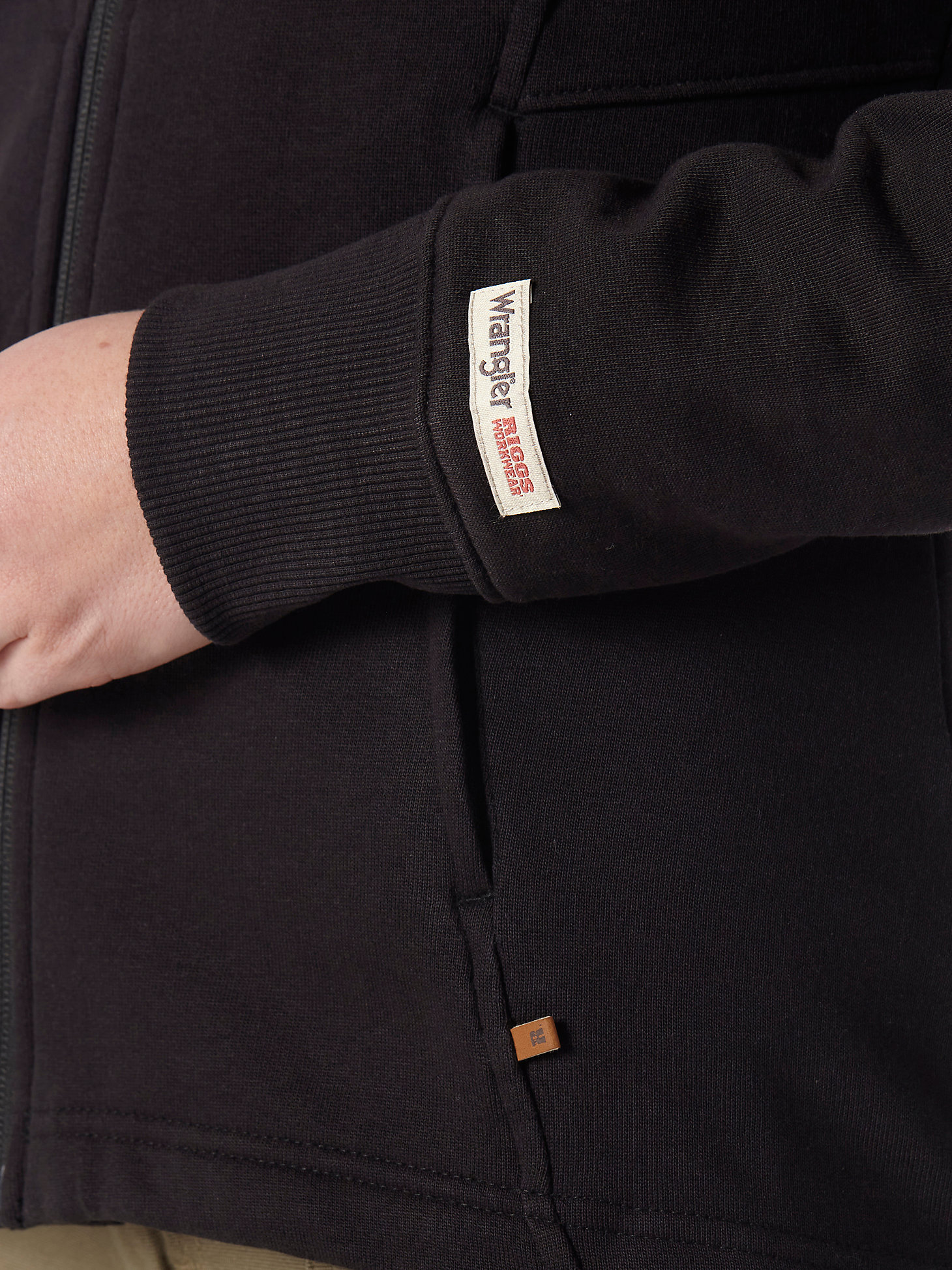 Women's Wrangler® RIGGS Workwear® Work Jacket in Black alternative view 4
