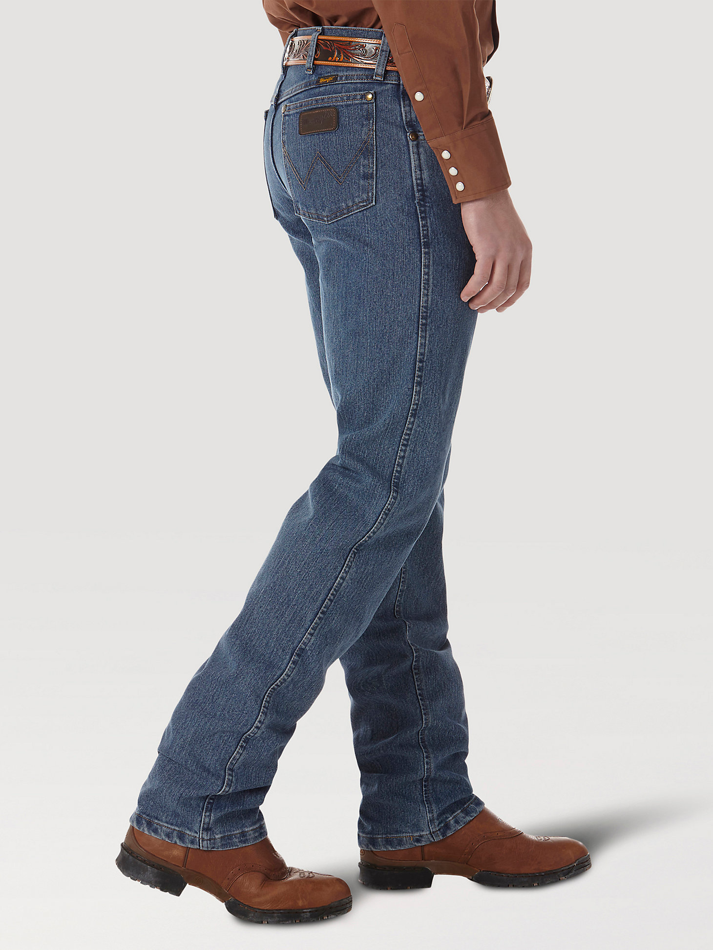 Premium Performance Advanced Comfort Cowboy Cut® Regular Fit Jean in Mid Tint alternative view 1