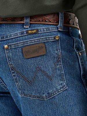 Premium Performance Advanced Comfort Cowboy Cut&reg; Regular Fit Jean in Mid Tint alternative view 5