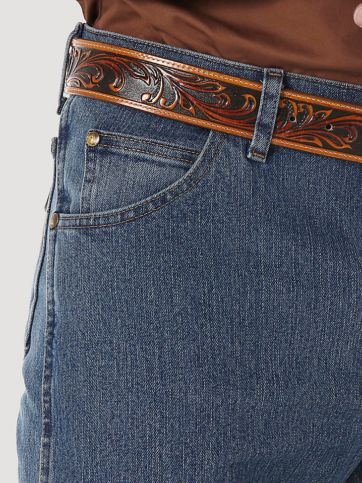 Premium Performance Advanced Comfort Cowboy Cut® Regular Fit Jean in Mid Tint alternative view 4