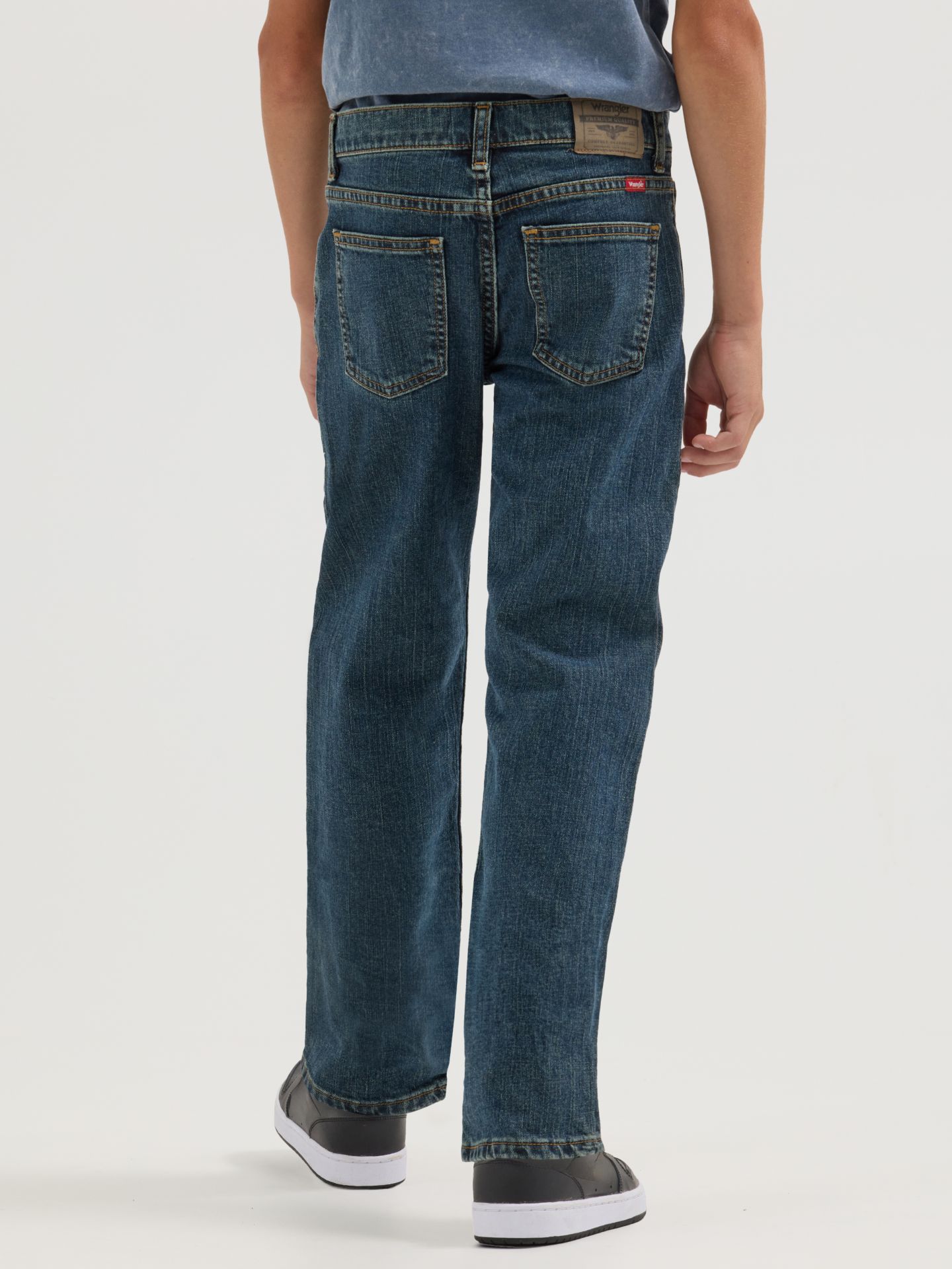 Джинсы Wrangler® Five Star Classic Straight Fit (Husky) для мальчиков, цвет: Джинсовый — фото 2