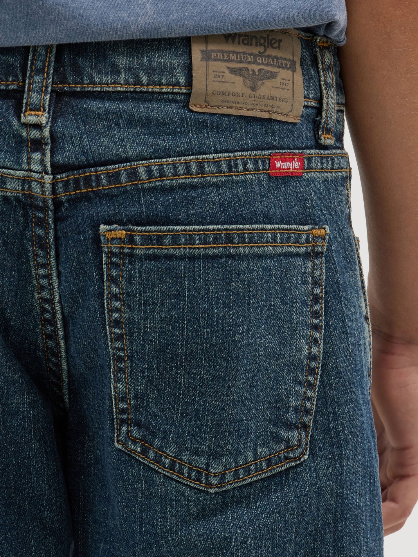 Джинсы Wrangler® Five Star Classic Straight Fit (Husky) для мальчиков, цвет: Джинсовый — фото 4