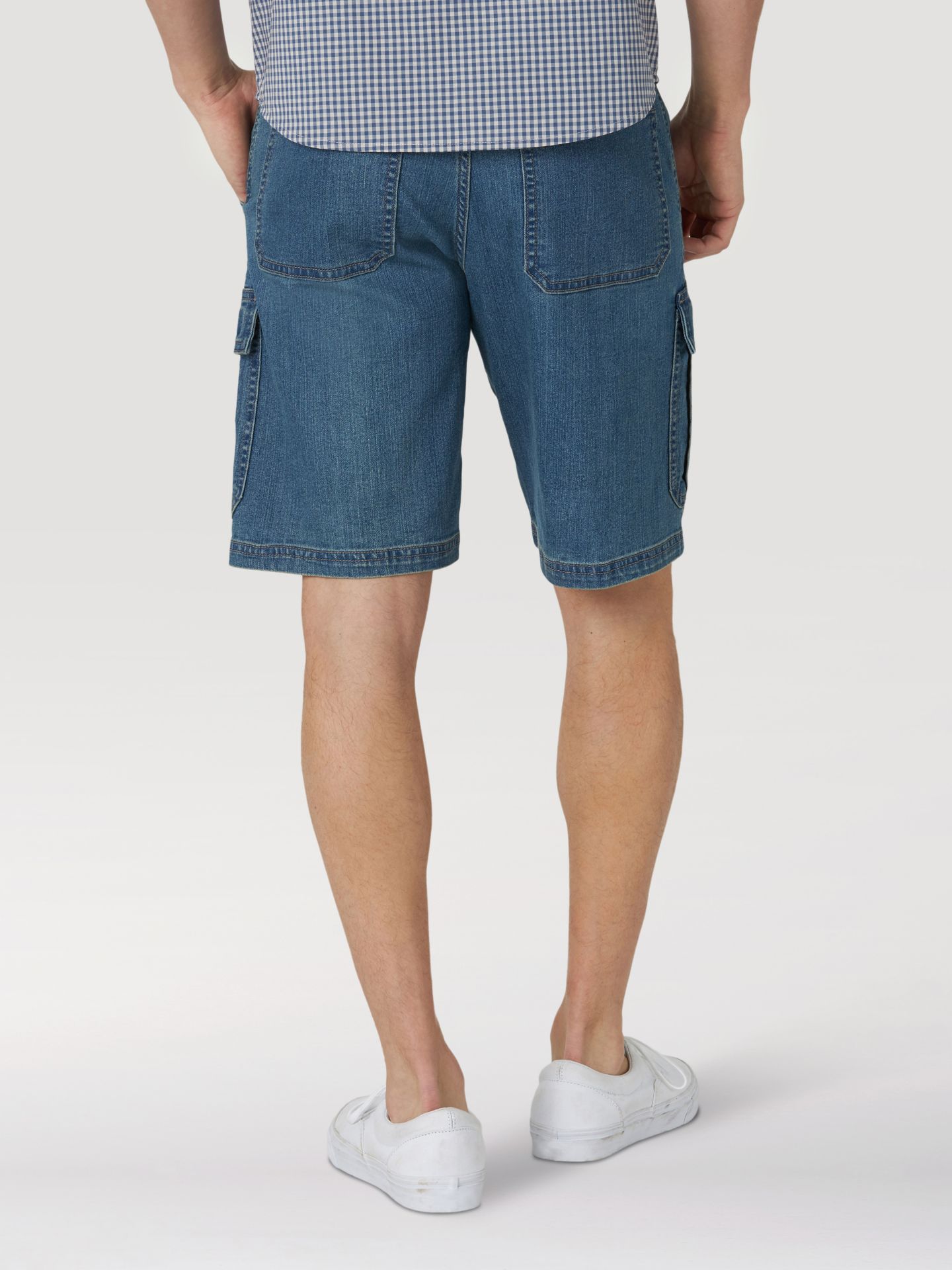 Мужские шорты Wrangler Five Star Premium Denim Cargo, цвет: Medium Tint — фото 2