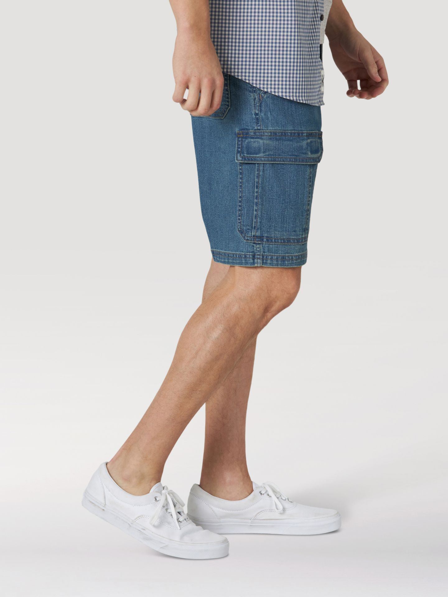 Мужские шорты Wrangler Five Star Premium Denim Cargo, цвет: Medium Tint — фото 4