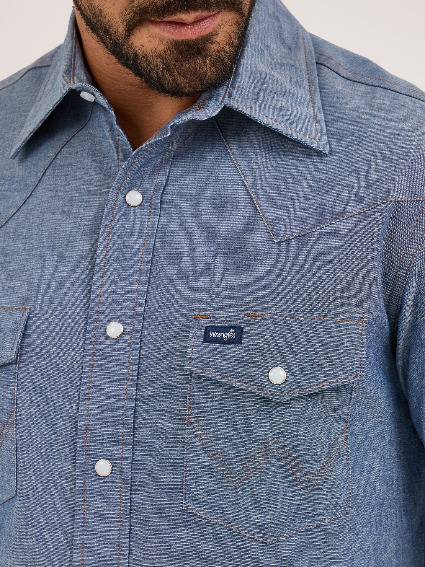 Мужская рубашка Wrangler Cowboy Cut® Rigid Denim Long Sleeve Western Work Shirt, цвет: Средний шамбре — фото 4