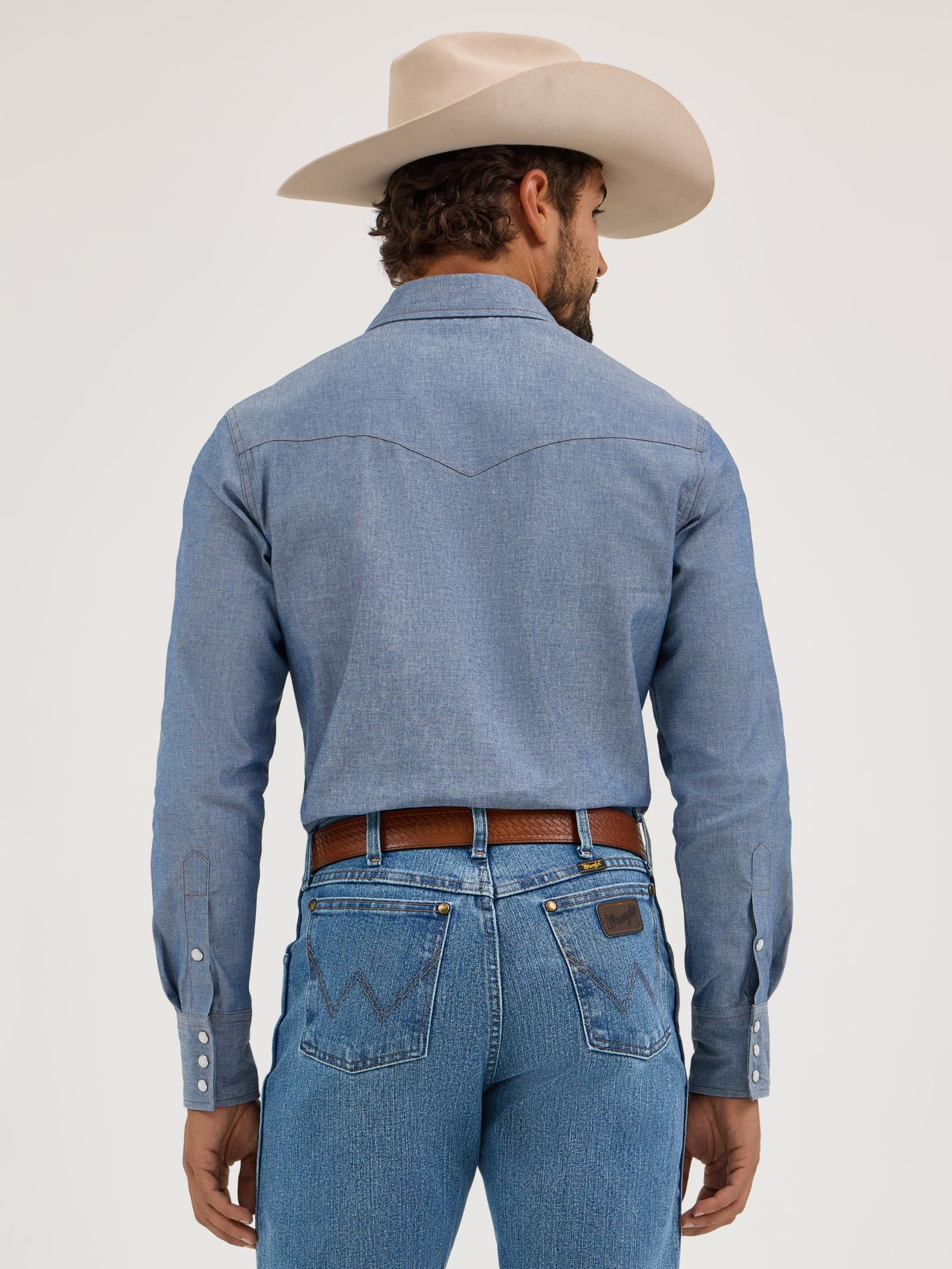 Мужская рубашка Wrangler Cowboy Cut® Rigid Denim Long Sleeve Western Work Shirt, цвет: Средний шамбре — фото 6
